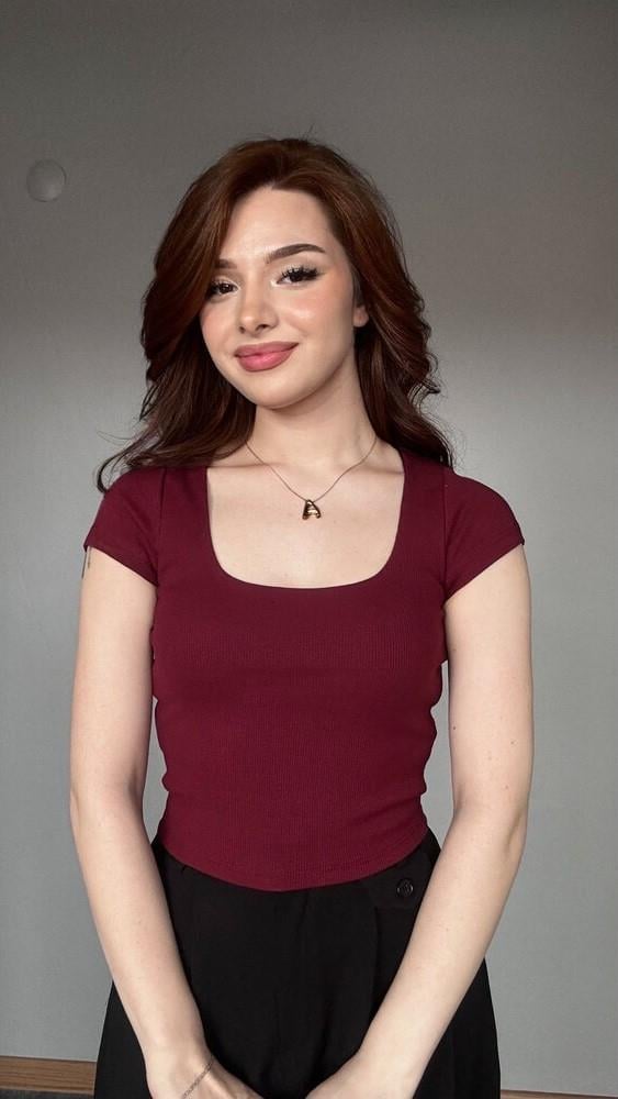 Kare Yaka Kısa Kol Bordo