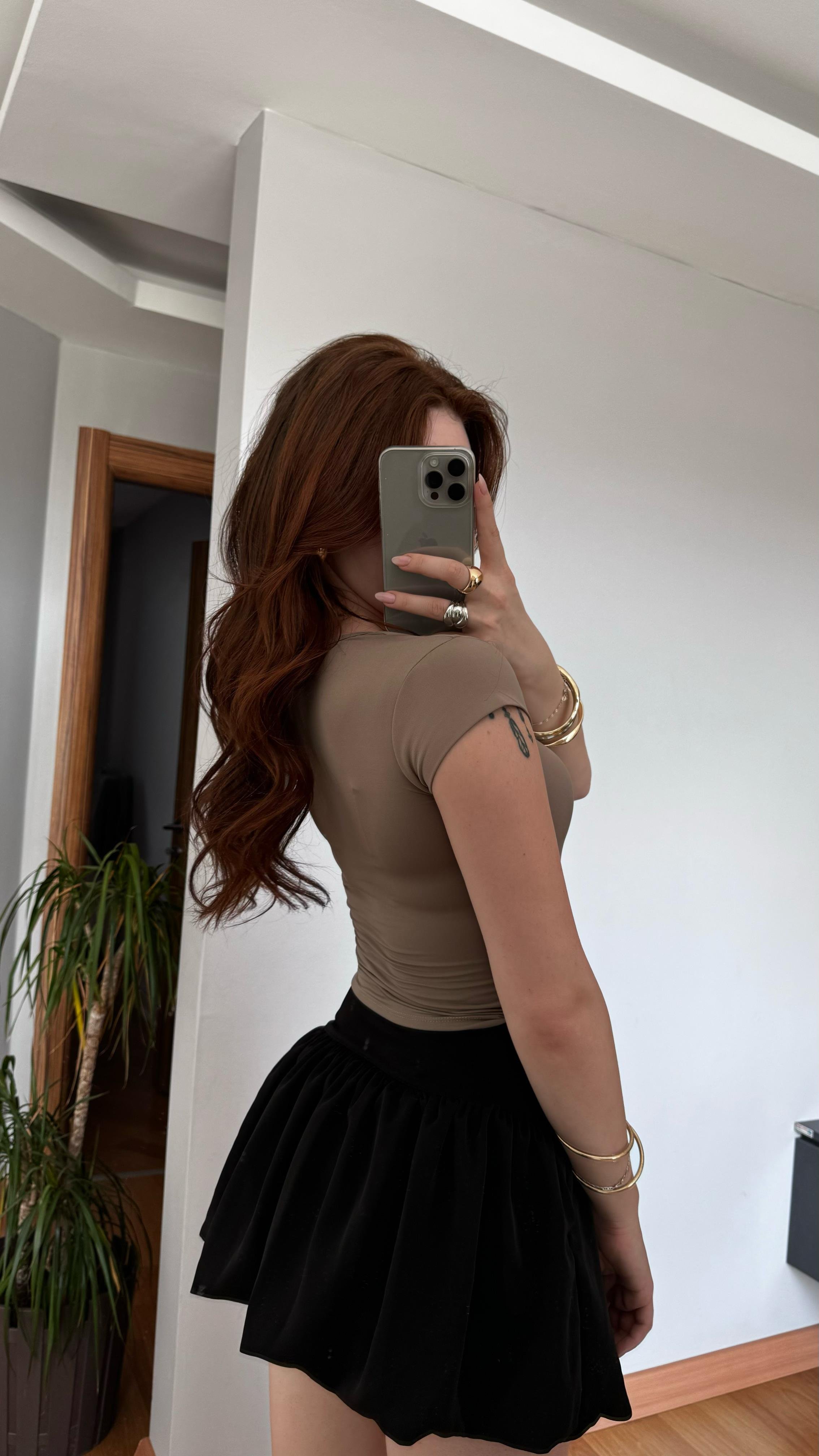 Kare Yaka Sandy Bej Tişört