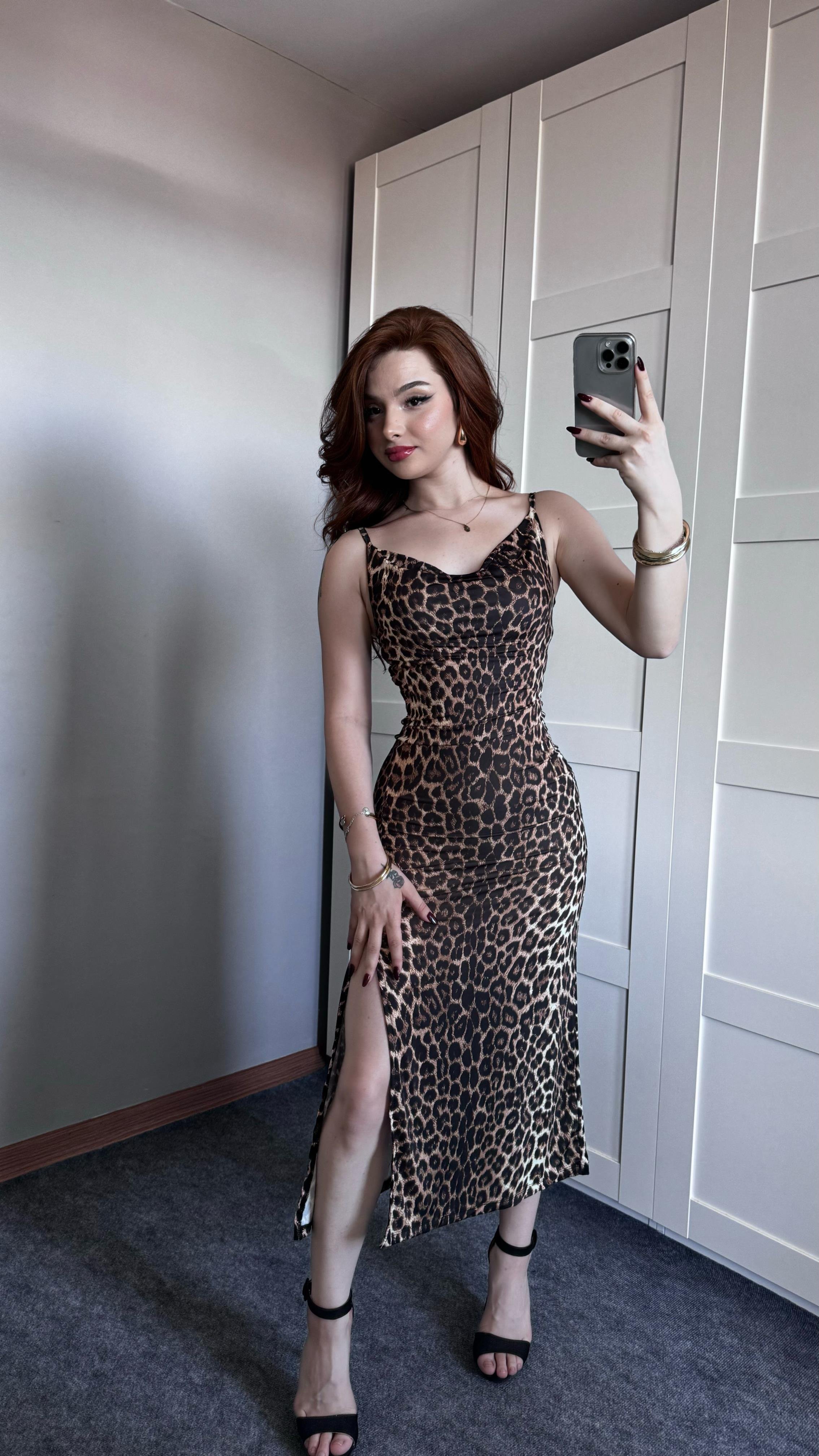 Leopar Degaje Yaka Yırtmaçlı Elbise
