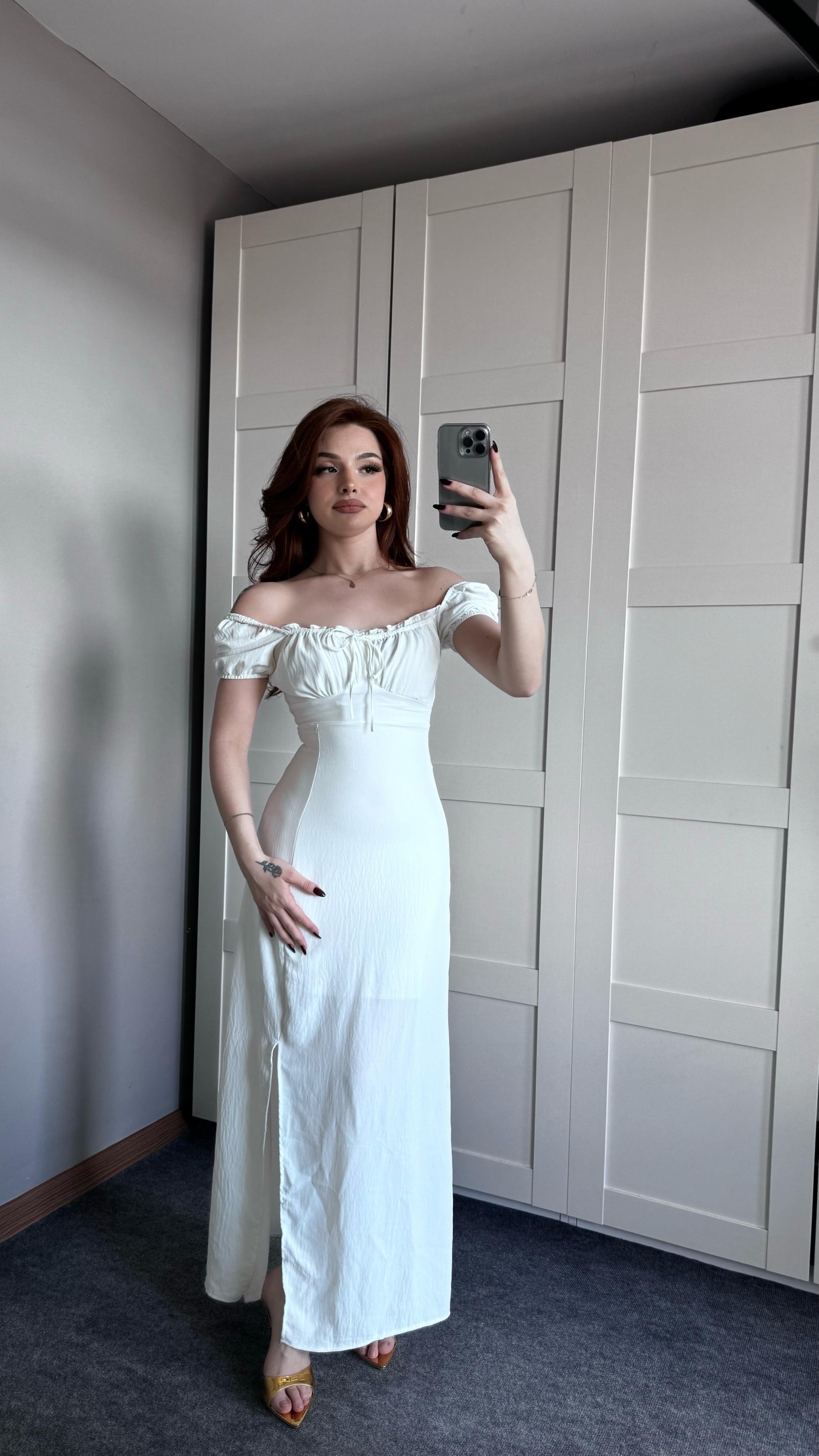 Maria UzunBeyaz Elbise