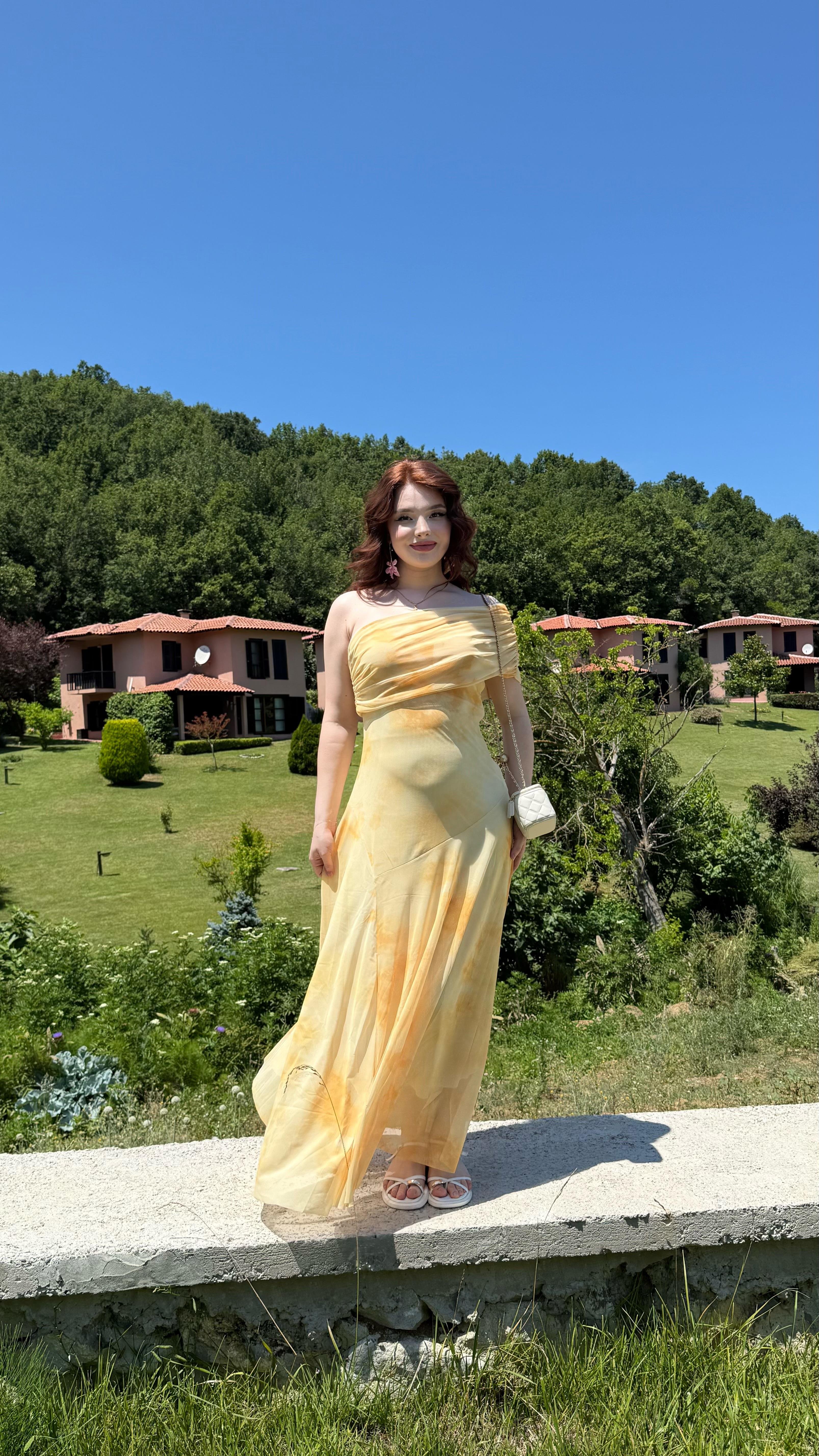 Mina Tek Omuz Madonna Tüllü Elbise Sarı