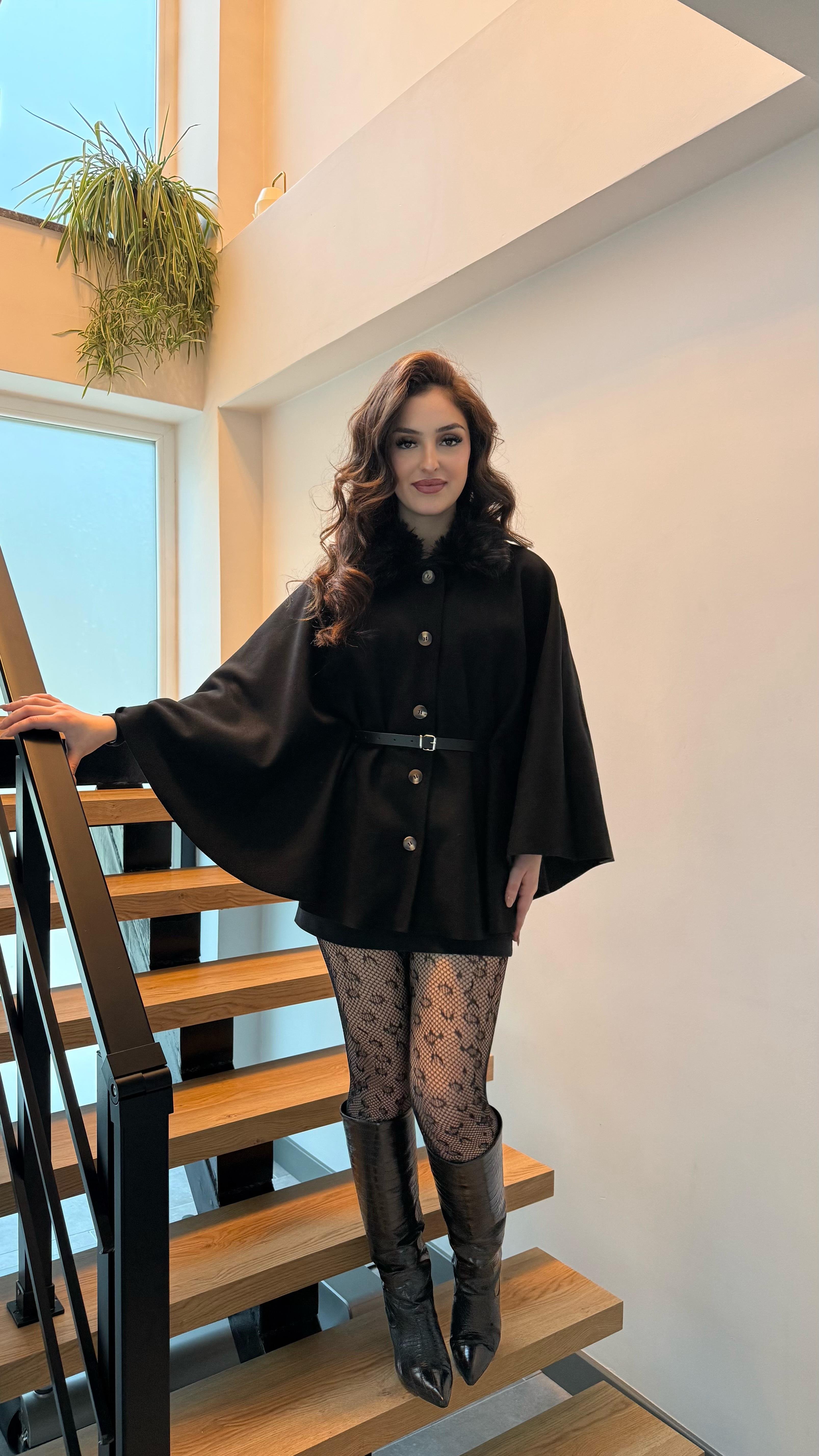 Önden Düğmeli Kürk Yaka Panço Siyah