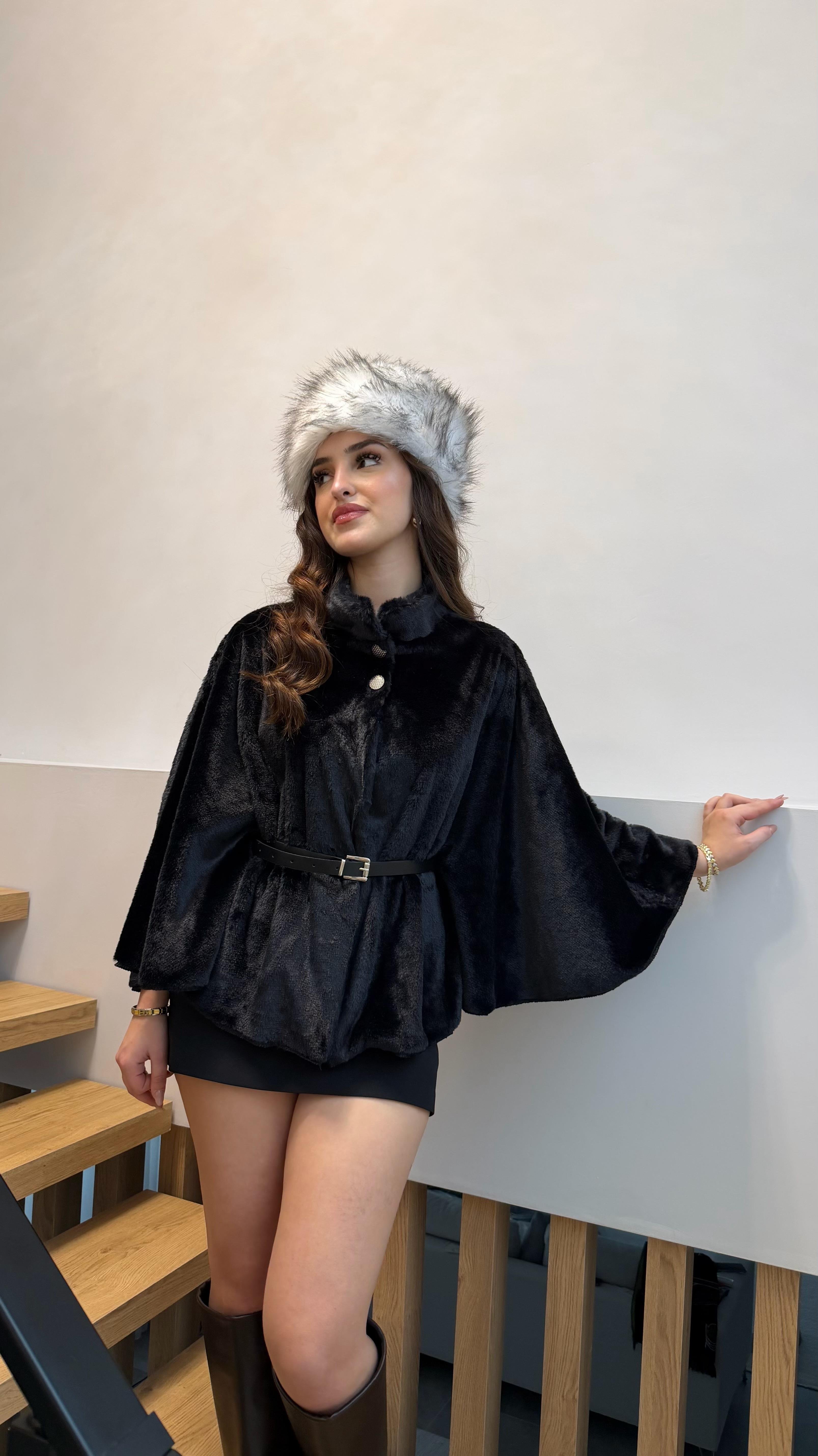 Peluş Kemerli Panço Siyah