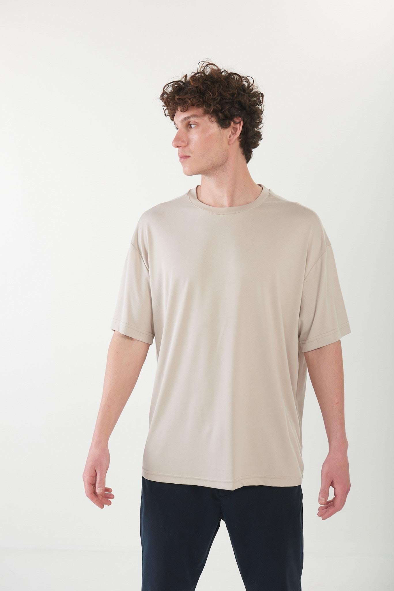 Bisiklet Yaka Düz Basic T-Shirt