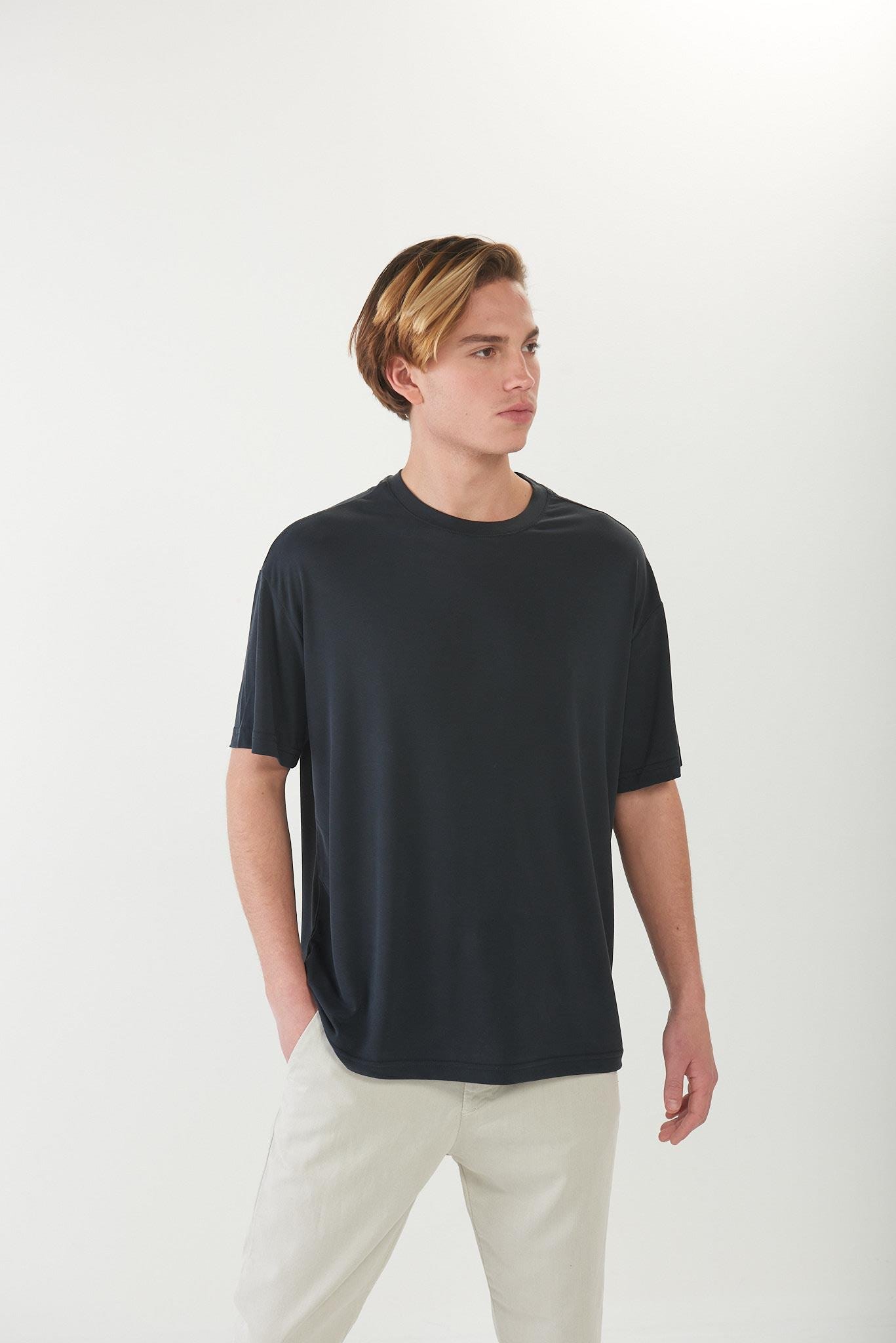 Bisiklet Yaka Düz Basic T-Shirt
