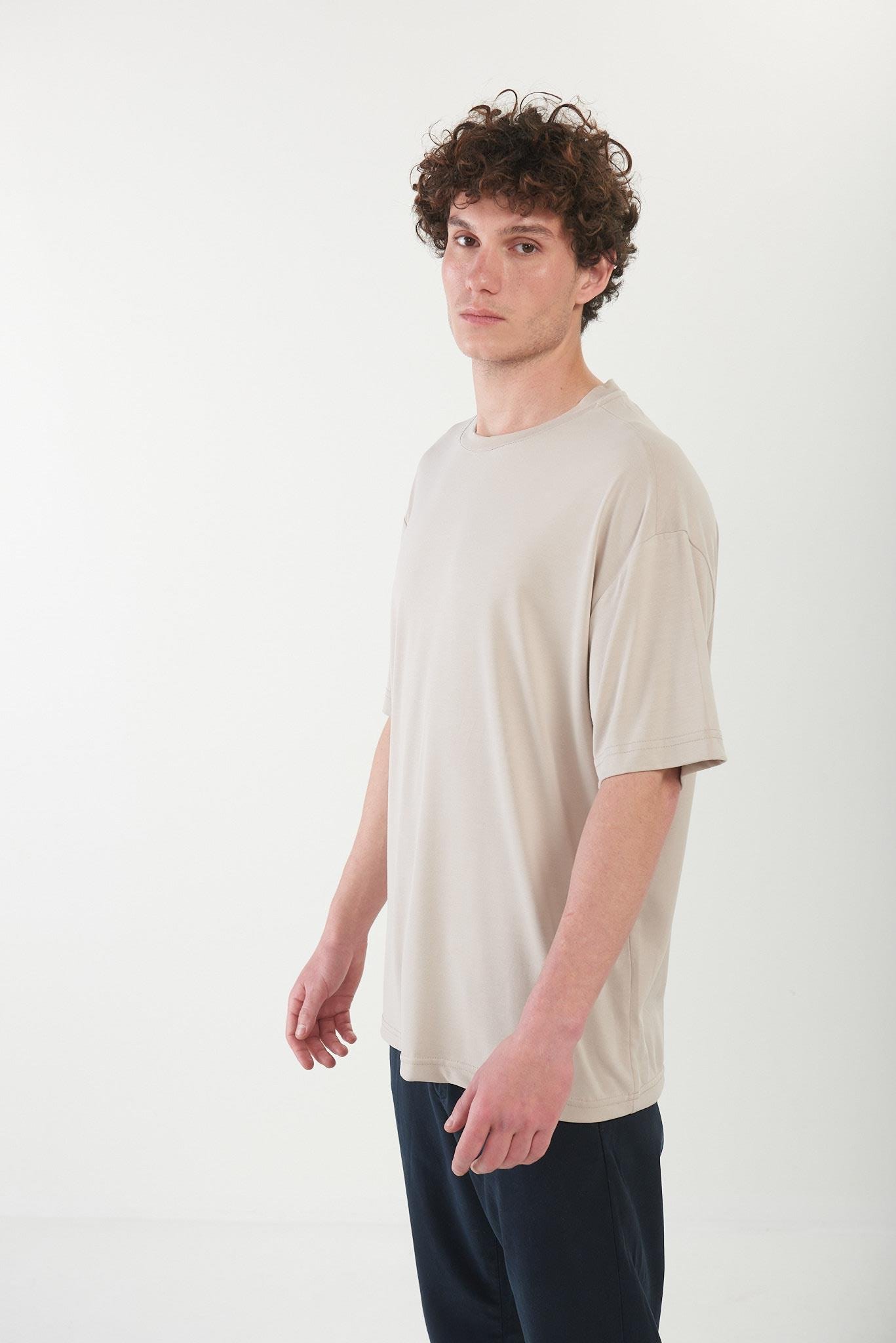 Bisiklet Yaka Düz Basic T-Shirt