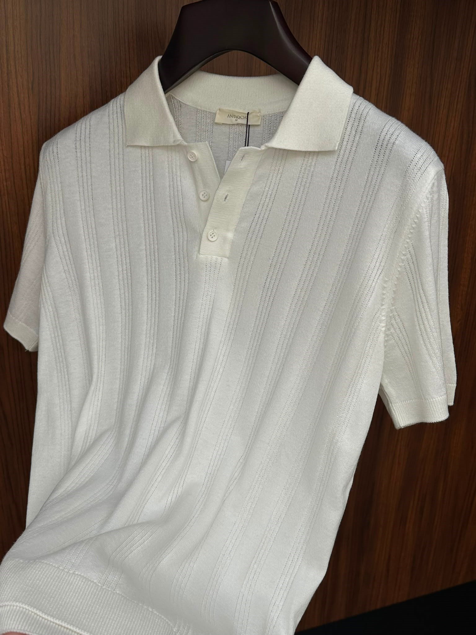 Nakış İşleme Detaylı Yakalı Triko T-Shirt