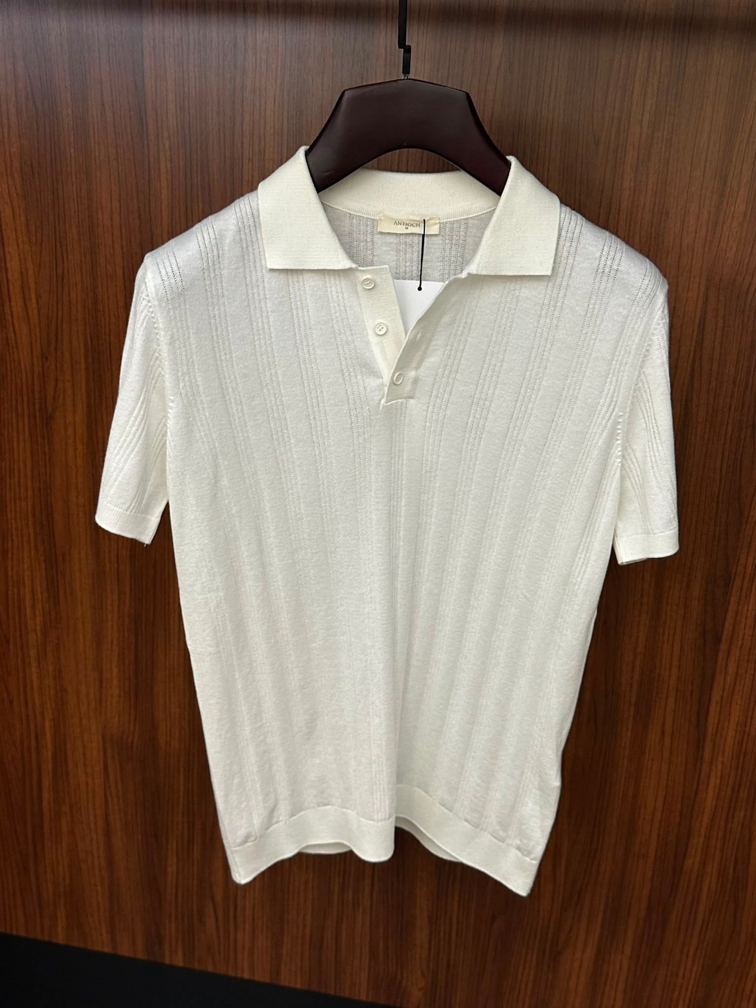 Nakış İşleme Detaylı Yakalı Triko T-Shirt
