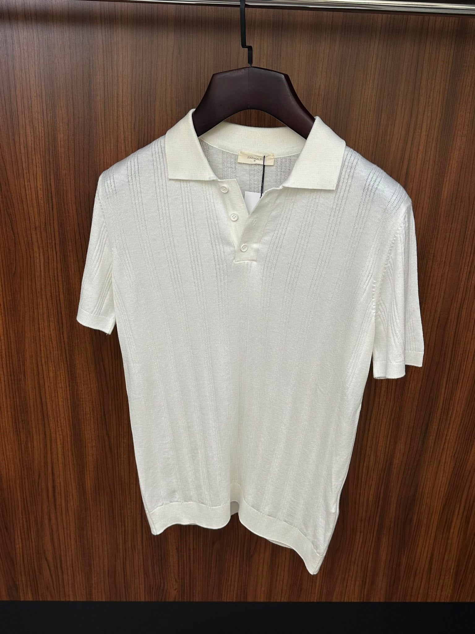 Nakış İşleme Detaylı Yakalı Triko T-Shirt