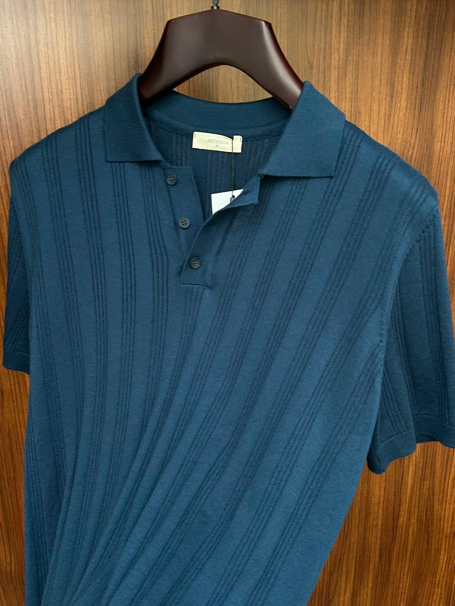 Nakış İşleme Detaylı Yakalı Triko T-Shirt