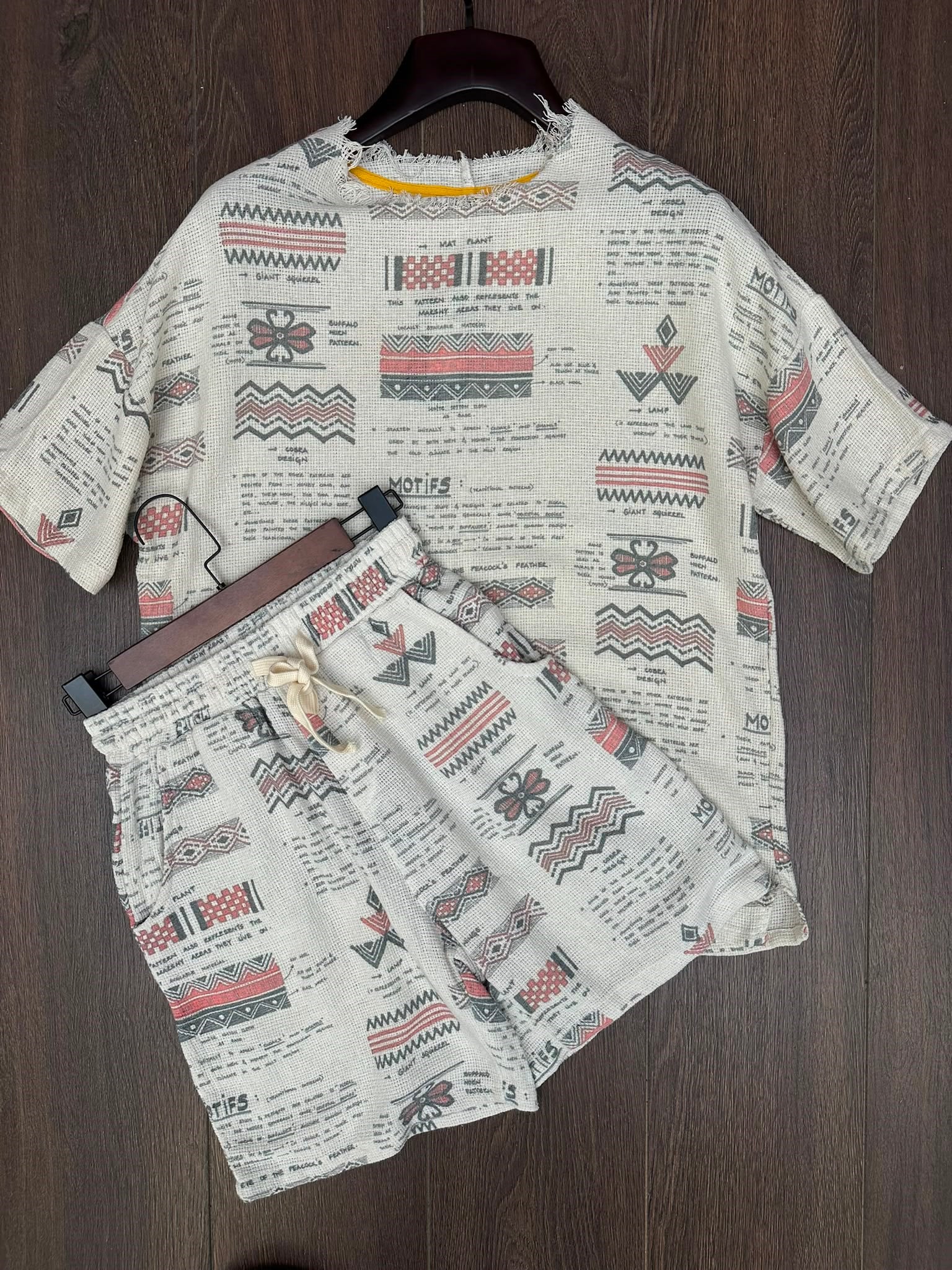 Nora Dijital Baskılı Buldan Kafes T-Shirt