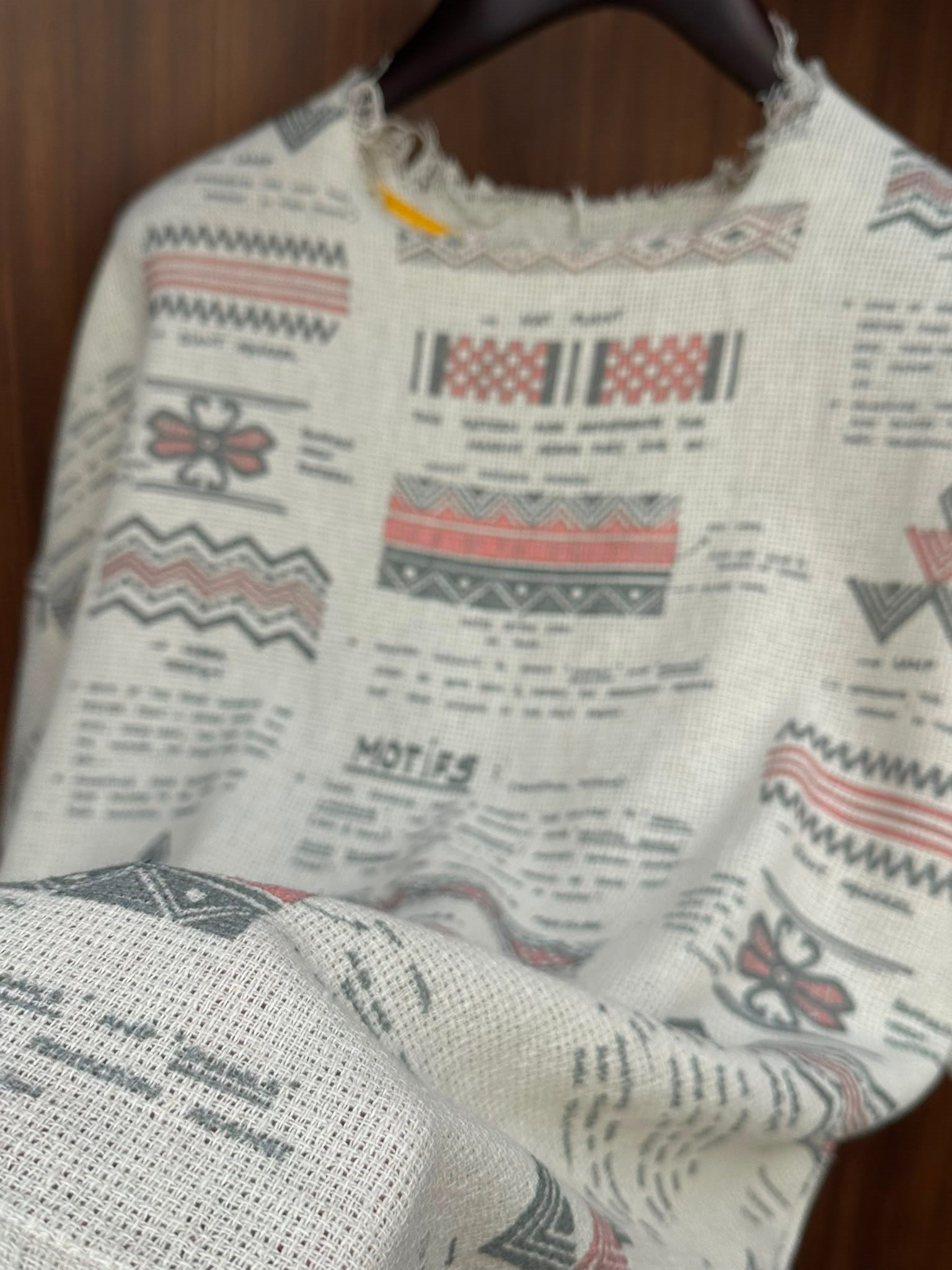 Nora Dijital Baskılı Buldan Kafes T-Shirt