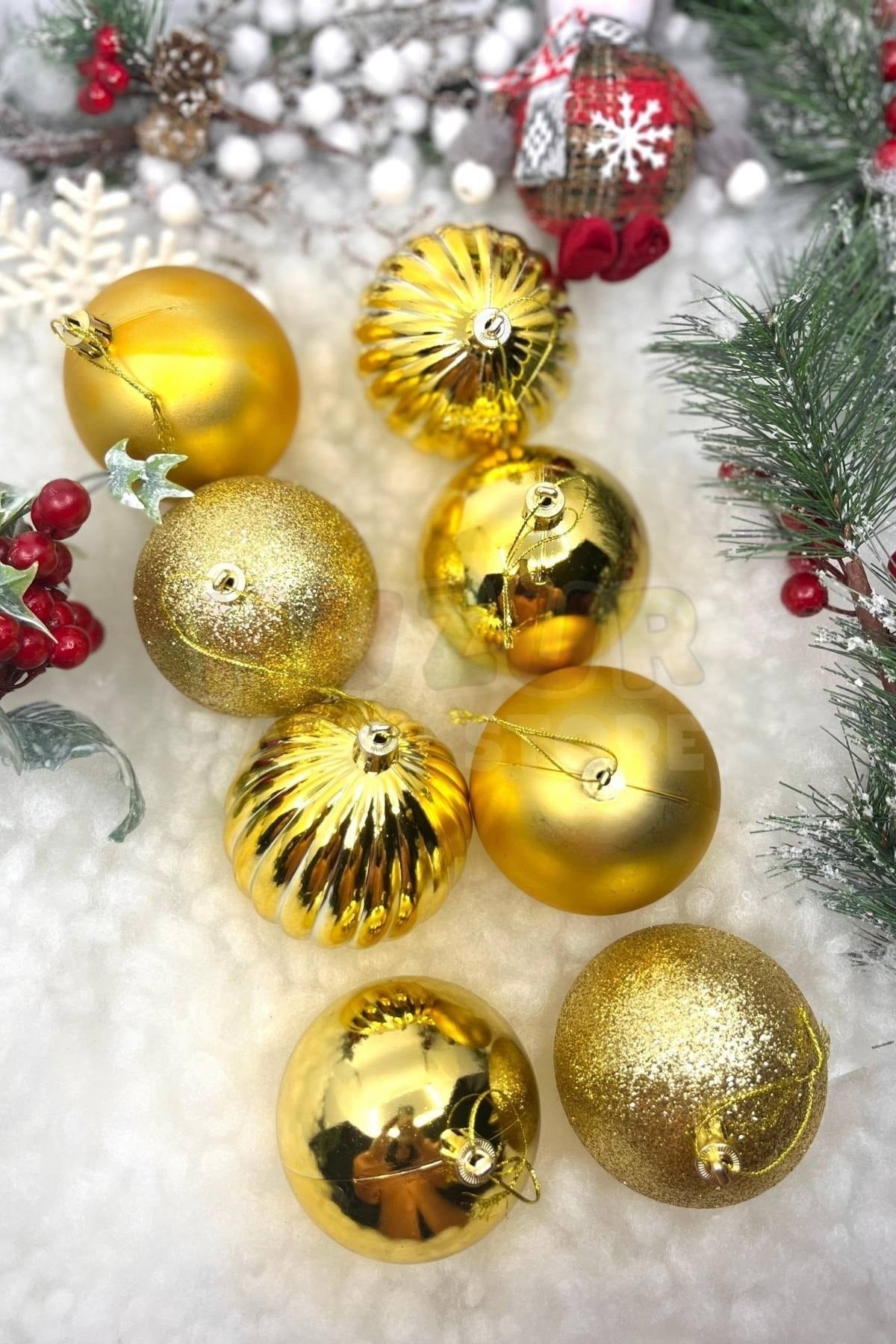 8li Gold Rengi Cici Top 8 Cm Simli Mat Parlak Kabartmalı Altın Sarısı Yılbaşı Çam Ağacı Süsü