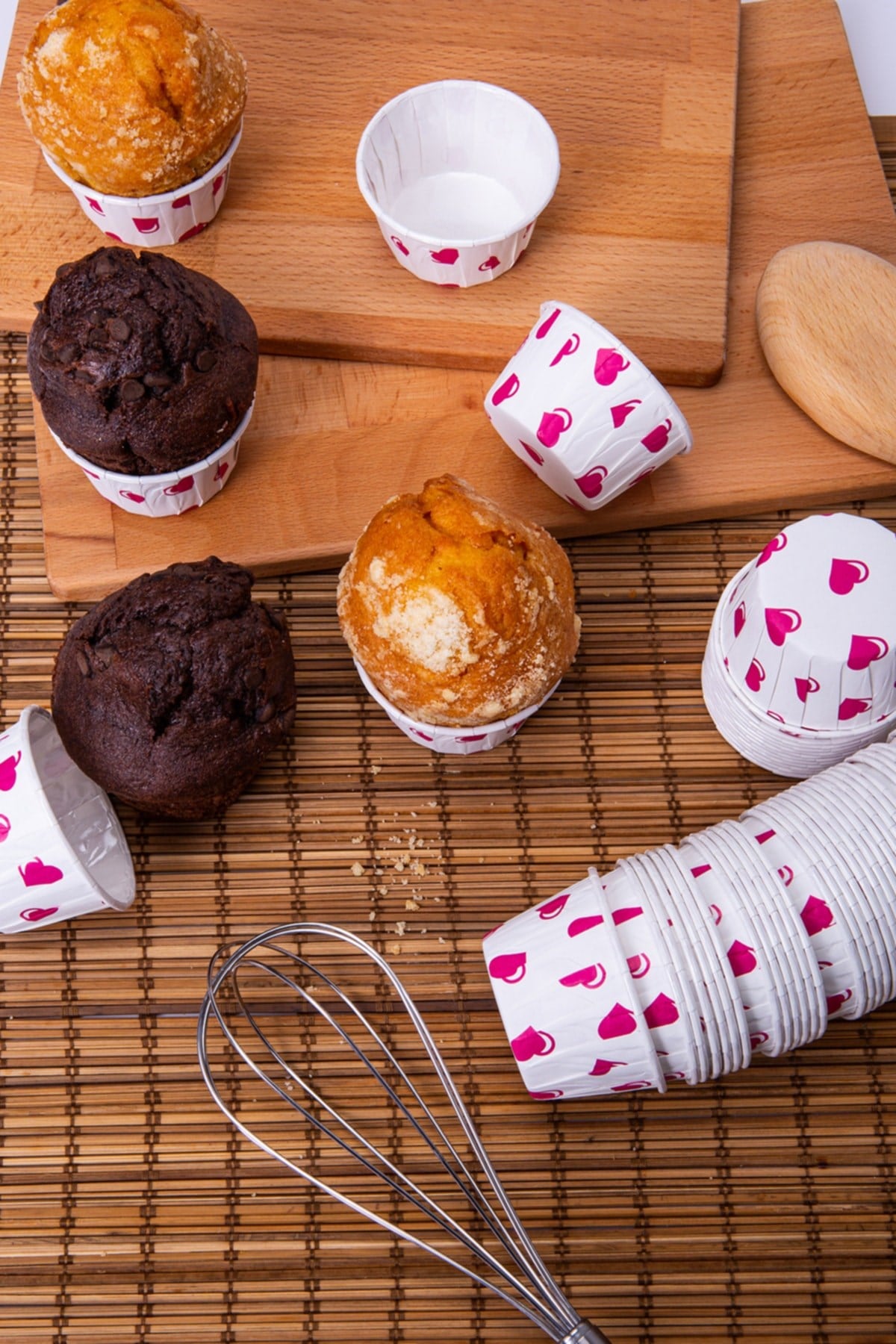 Beyaz 50li Kek Kalıbı Pembe Kalp Baskılı Fırında Dağılmayan 7x3.5 cm Muffin Cupcake Stand Kapsül