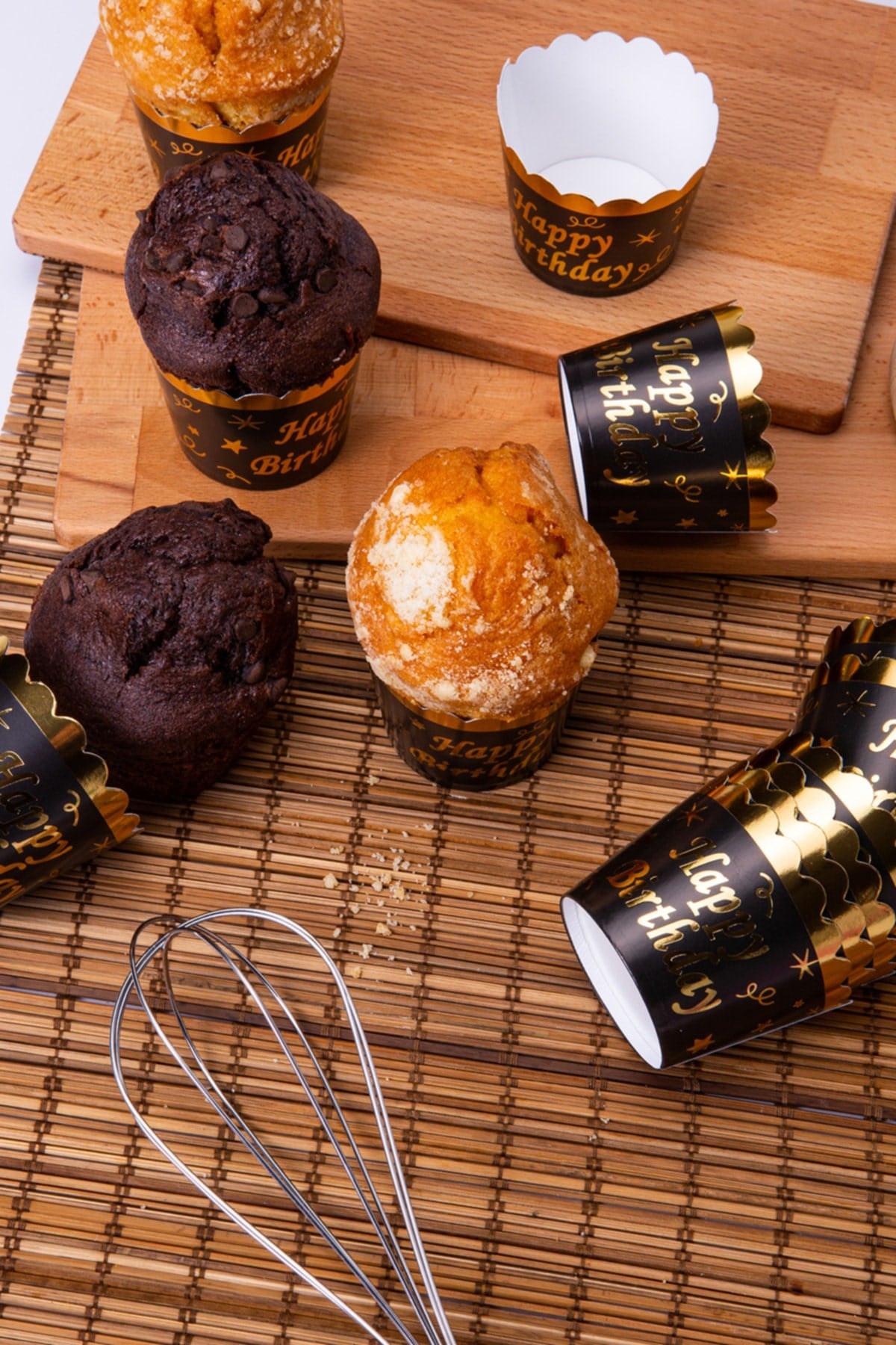 Gold Altın Yaldızlı Siyah 12li Kek Kalıbı Happy Birthday Yazılı Fırında Dağılmayan 6.5x5 Cm Muffin
