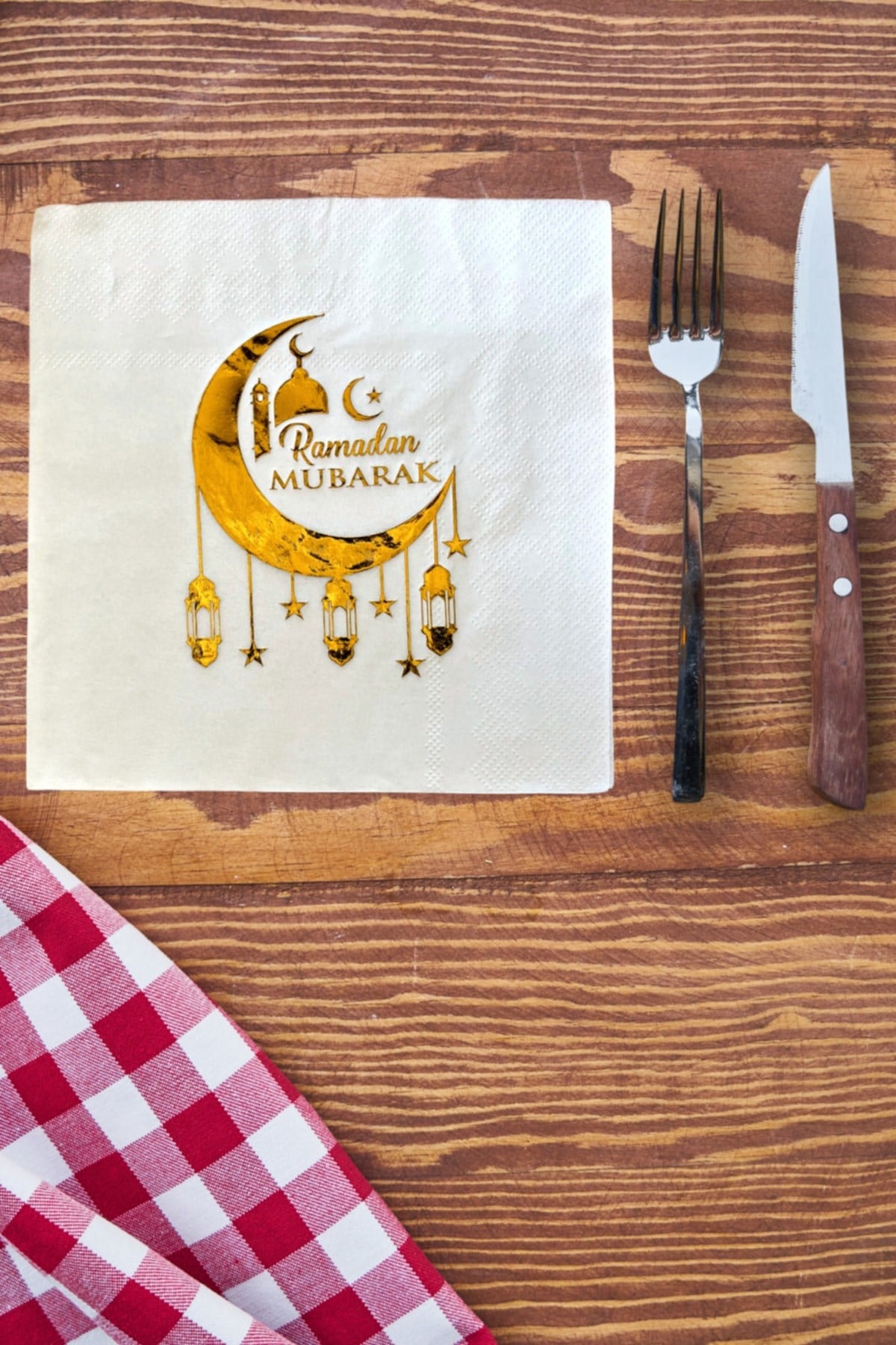 Ramadan Mubarak Gold Yaldızlı Peçete 16lı 16x16 cm Altın Varaklı Ramazan Bayram Temalı Dini Süsü