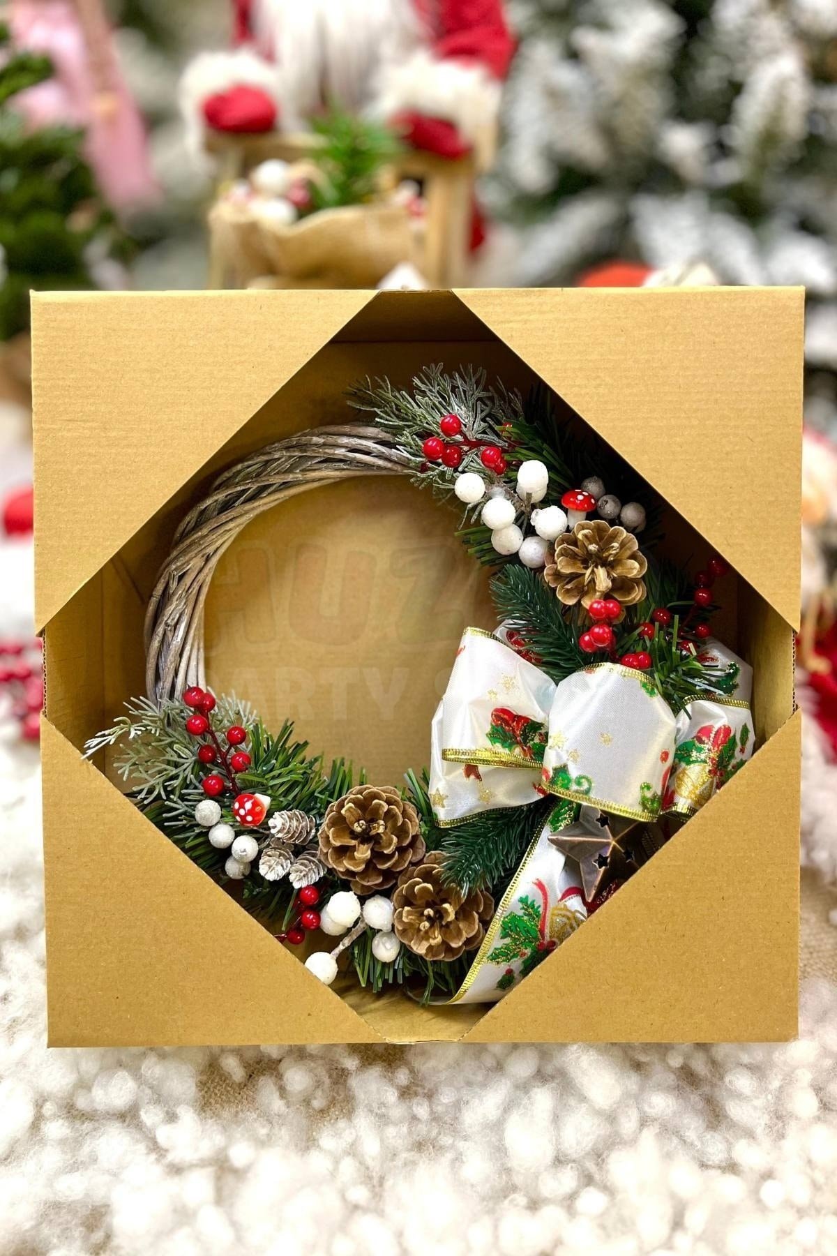 Yılbaşı Kapı Süsü 33x33 Cm Yeni Yıl Karşılama Dekoru Christmas Çelengi Kapı Çiçeği Dekoratif Fiyonk