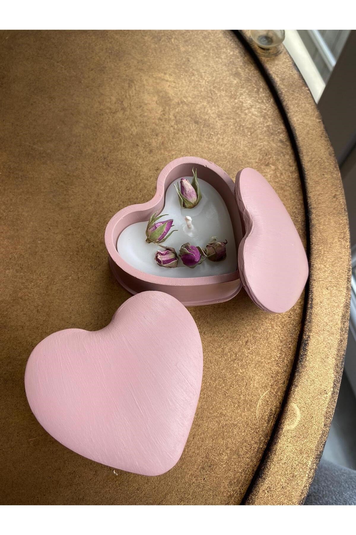 Dekoratif Kapaklı Kalp Kutu Tomurcuk Gül İçeren Pembe Tasarım Mum