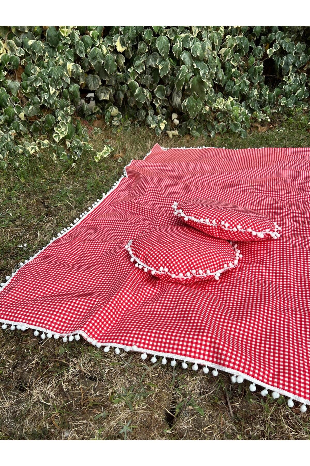 Ponponlu Sıvı Geçirmez Keten Masa Piknik Örtüsü 170 x 170 , 2 Yuvarlak Ponponlu Minder