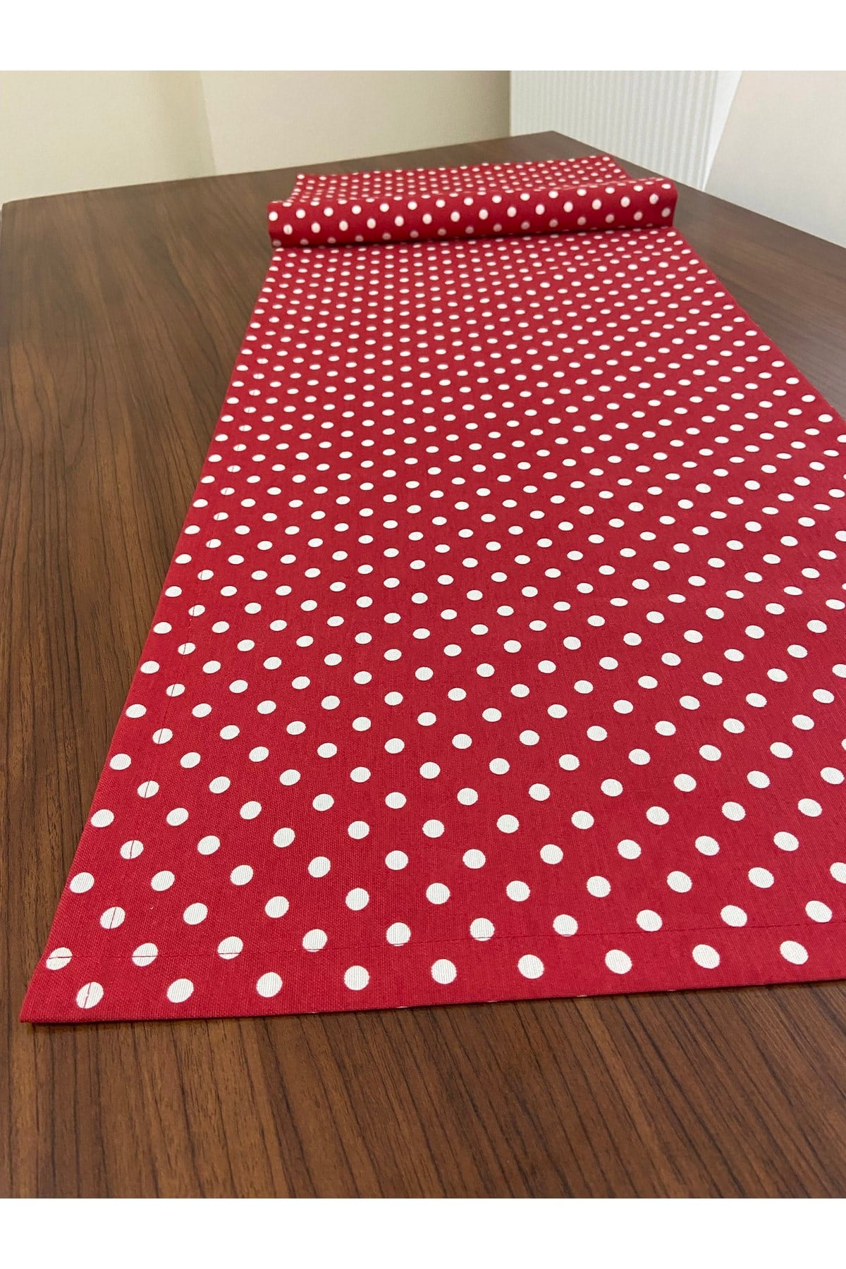 Sıvı Geçirmez Puantiyeli Dikdörtgen Runner Kırmızı 40 X 160