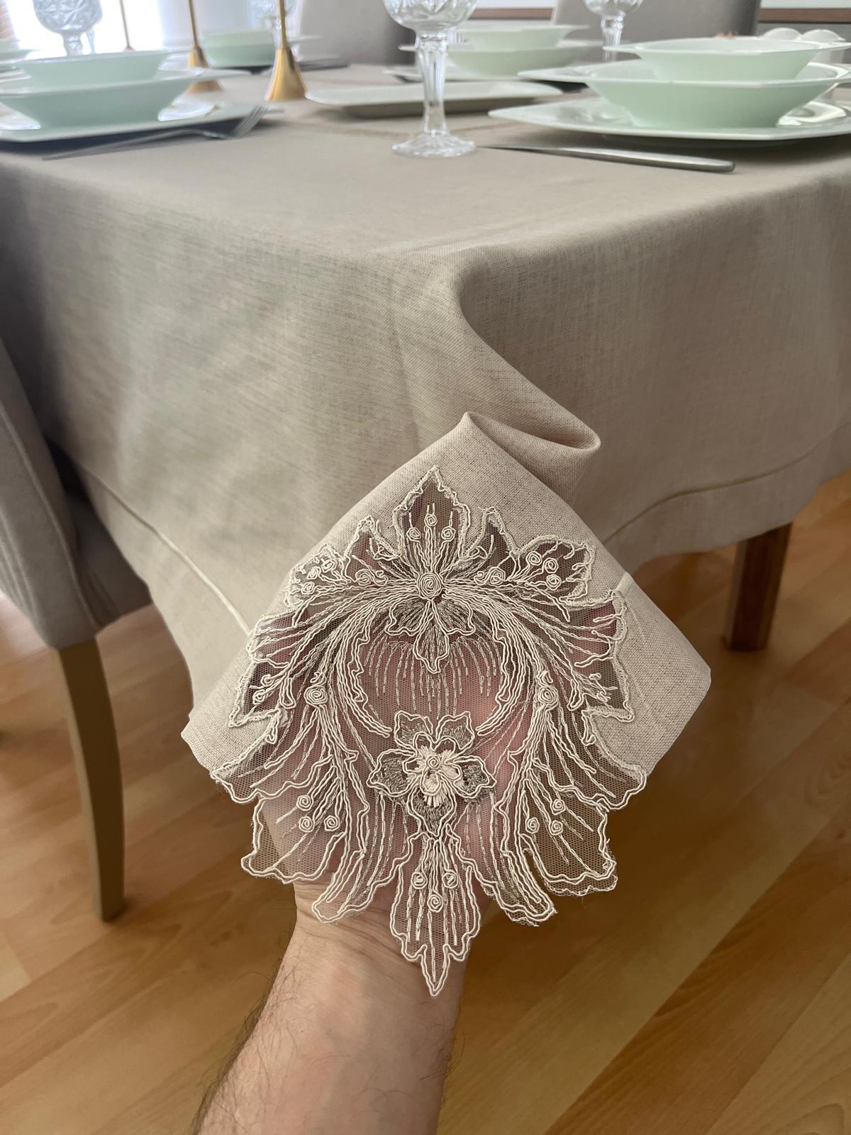 Zeren Home Fransız Dantel ve Piko Sarma Detaylı Dertsiz Çeyiz Salon Masa Örtüsü Kapuçino