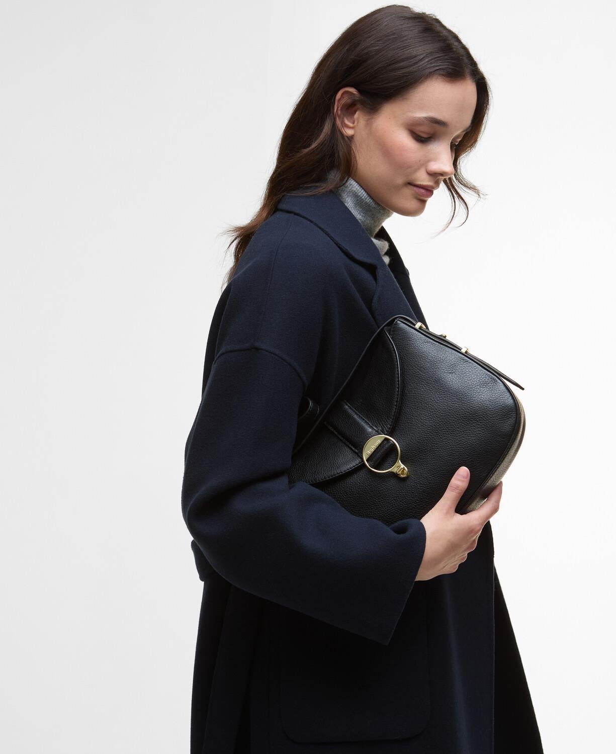 Barbour Alder Deri Kol Çantasıı