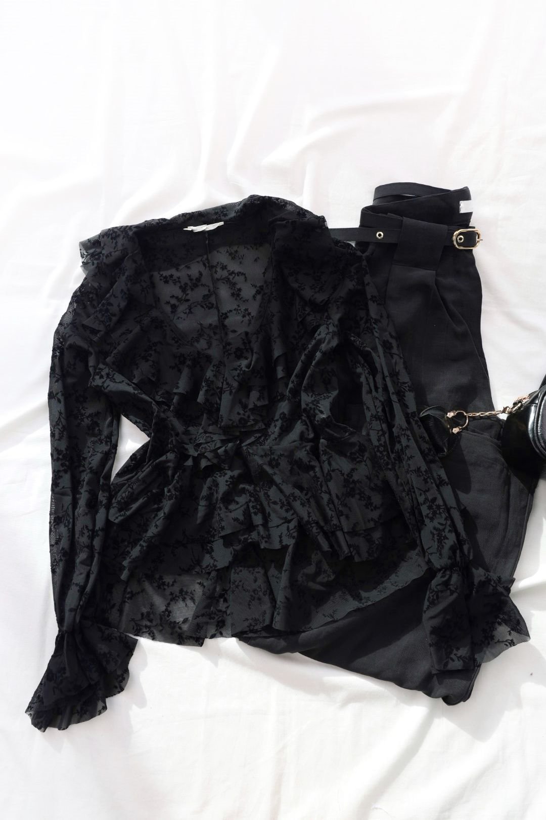 BluzDantel Fırfırlı Bluz