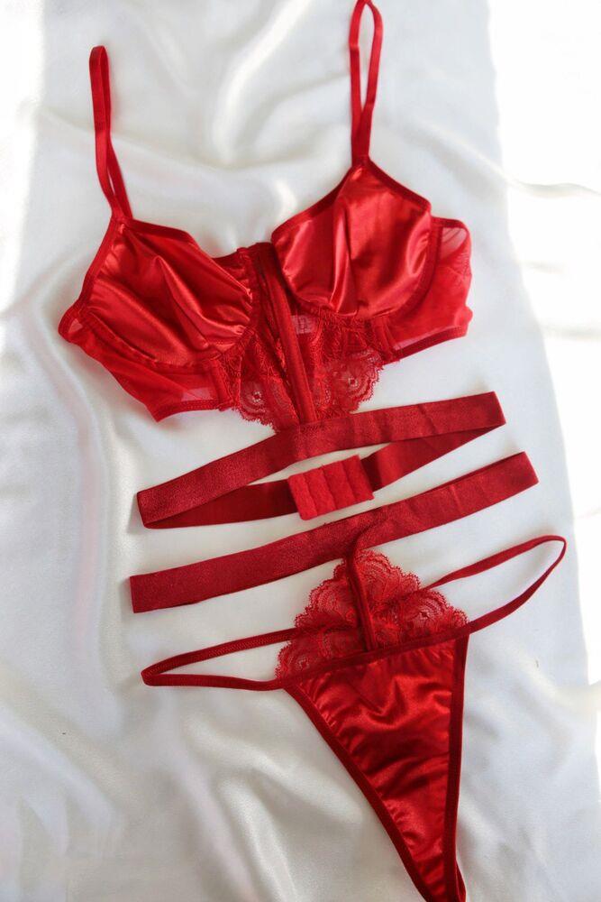 Dantel Detaylı Bel Bantlı Takım