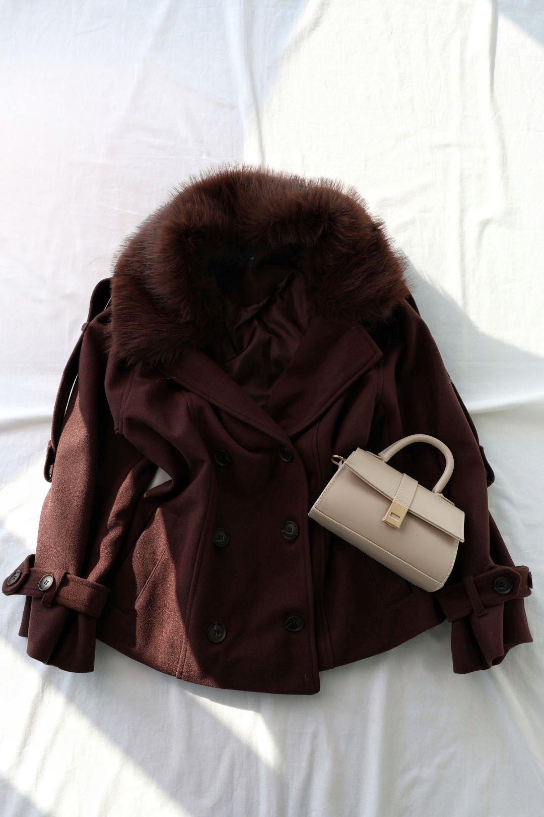 MontLolita Yakalı Kaşe Kaban