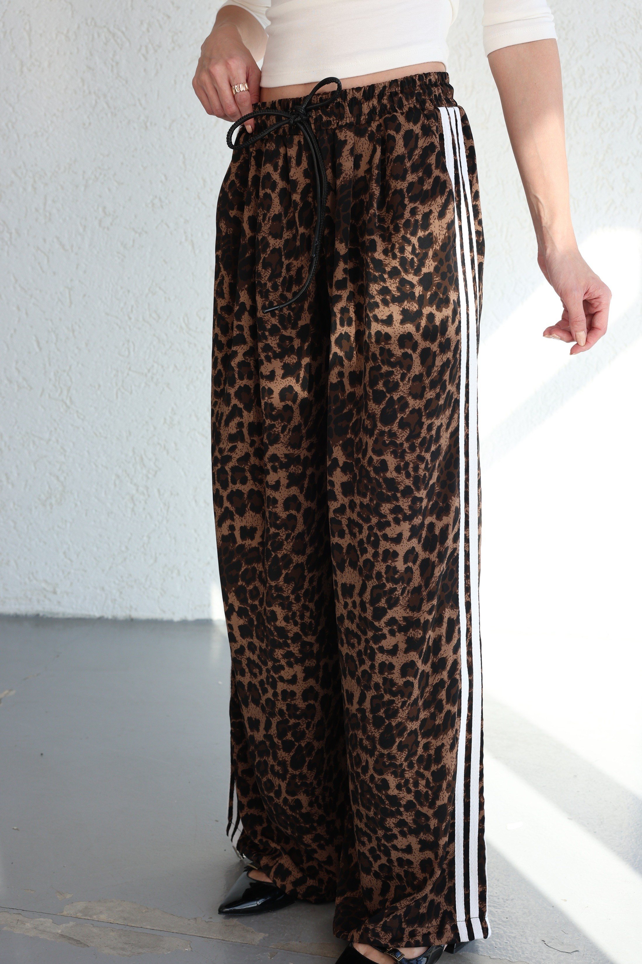 PantolonŞeritli Bol Paça Leopar Pantolon