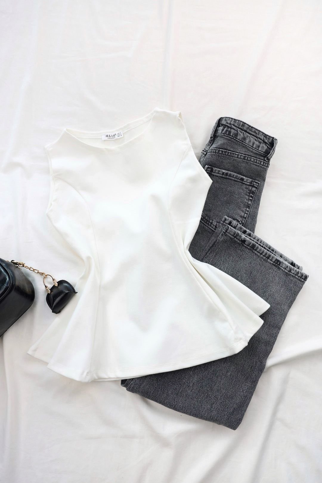 BluzVolanlı Sıfır Kol Bluz