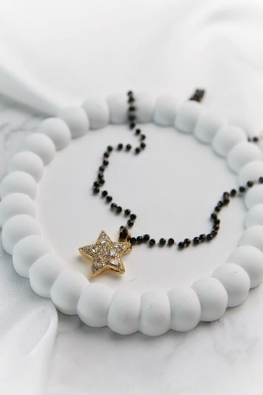 Siyah Boncuklu Yıldız Kolye
