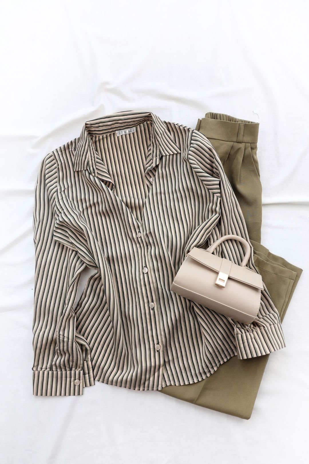 GömlekÇizgili Gömlek