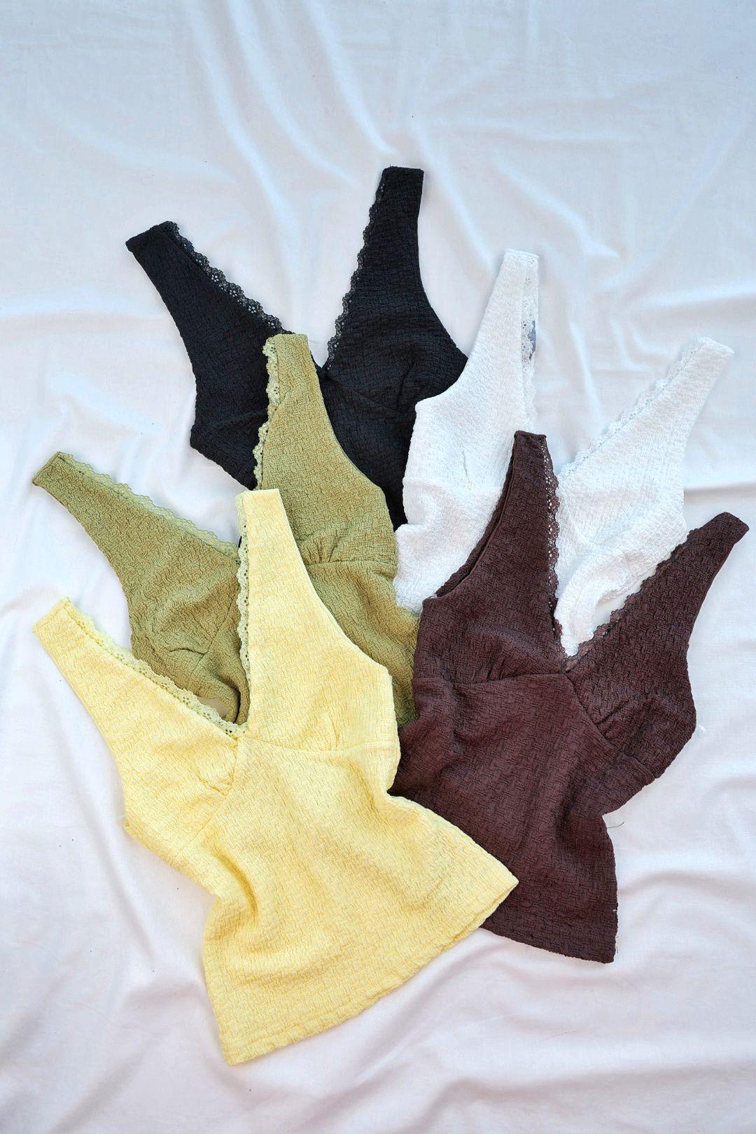 BluzV Yaka Dantel Detaylı Bluz