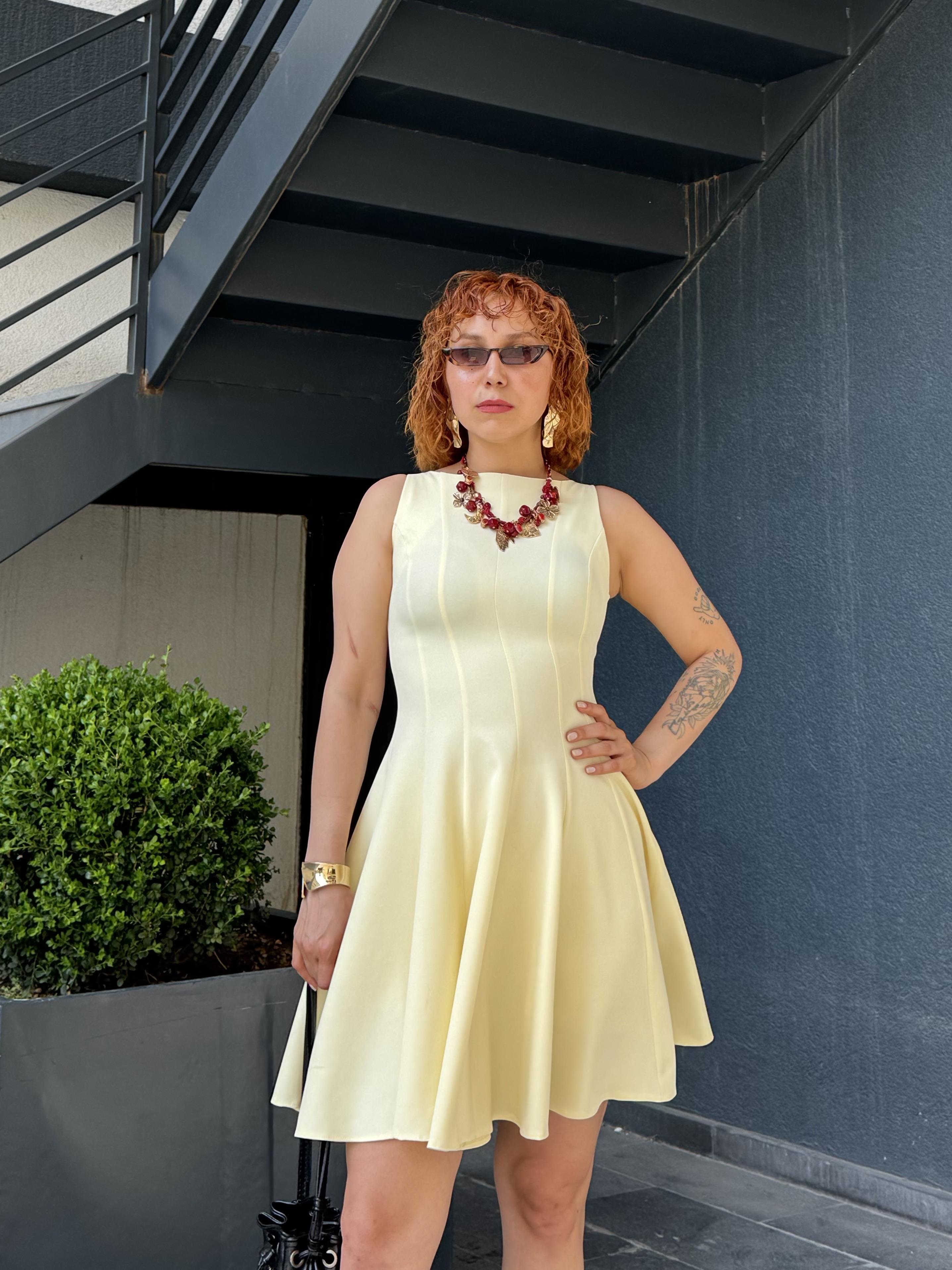 . Premium Kat Kat Volanlı Sıfır Kol Mini Elbise