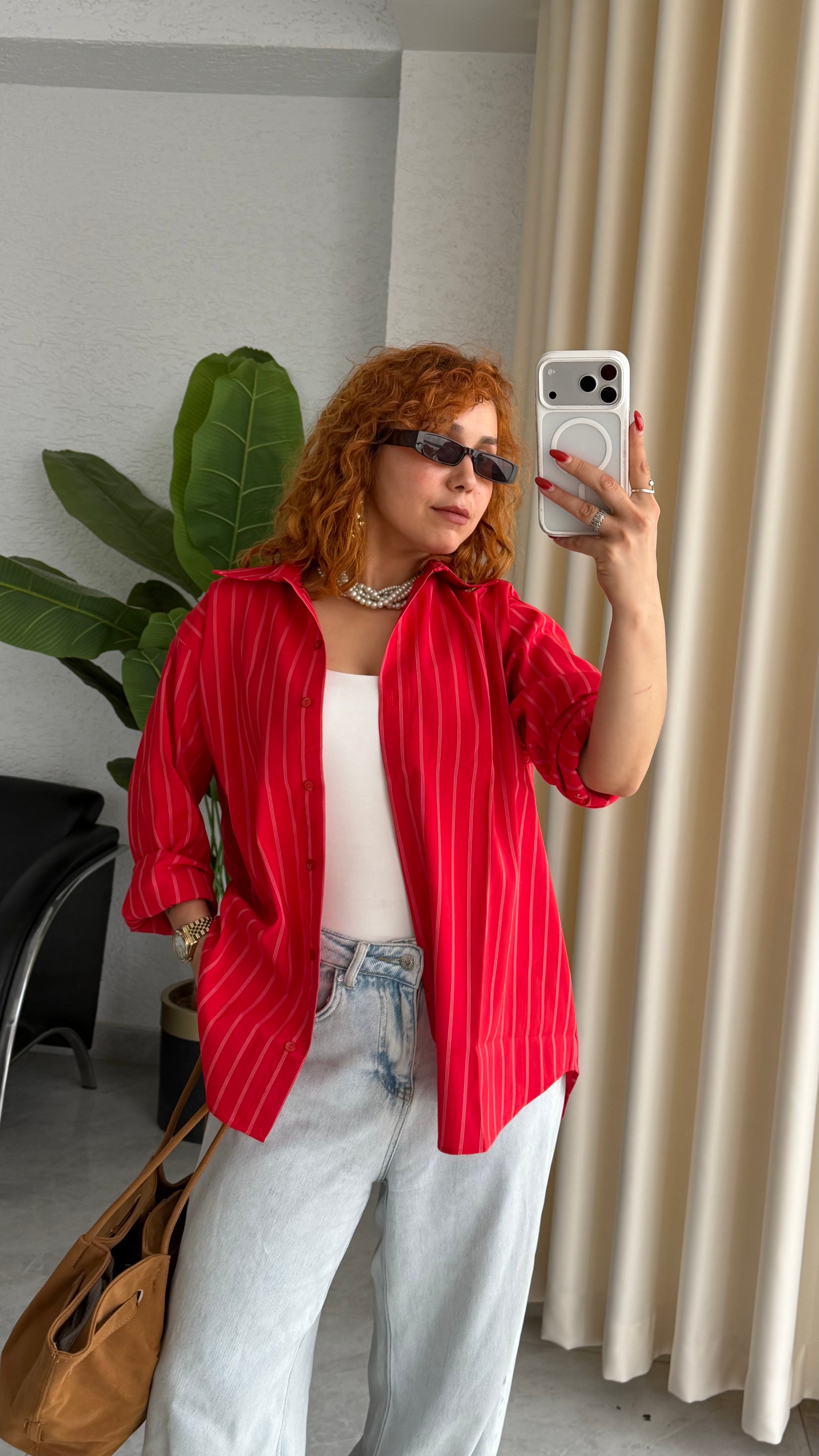 Kırmızı Çizgili Oversize Gömlek