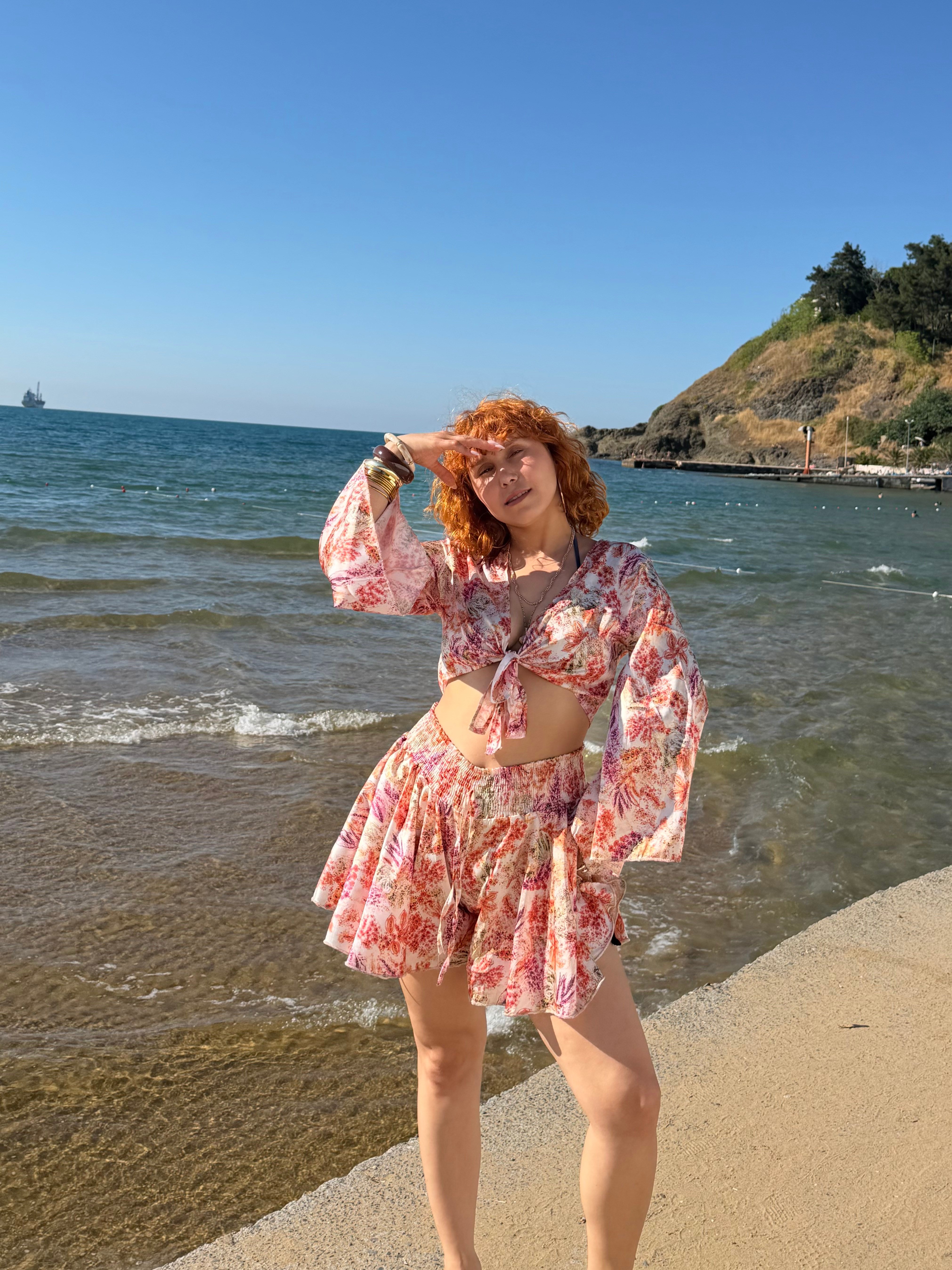 Premium Trend Tasarım Çiçek Desenli Saten Şort-Kimono Takım