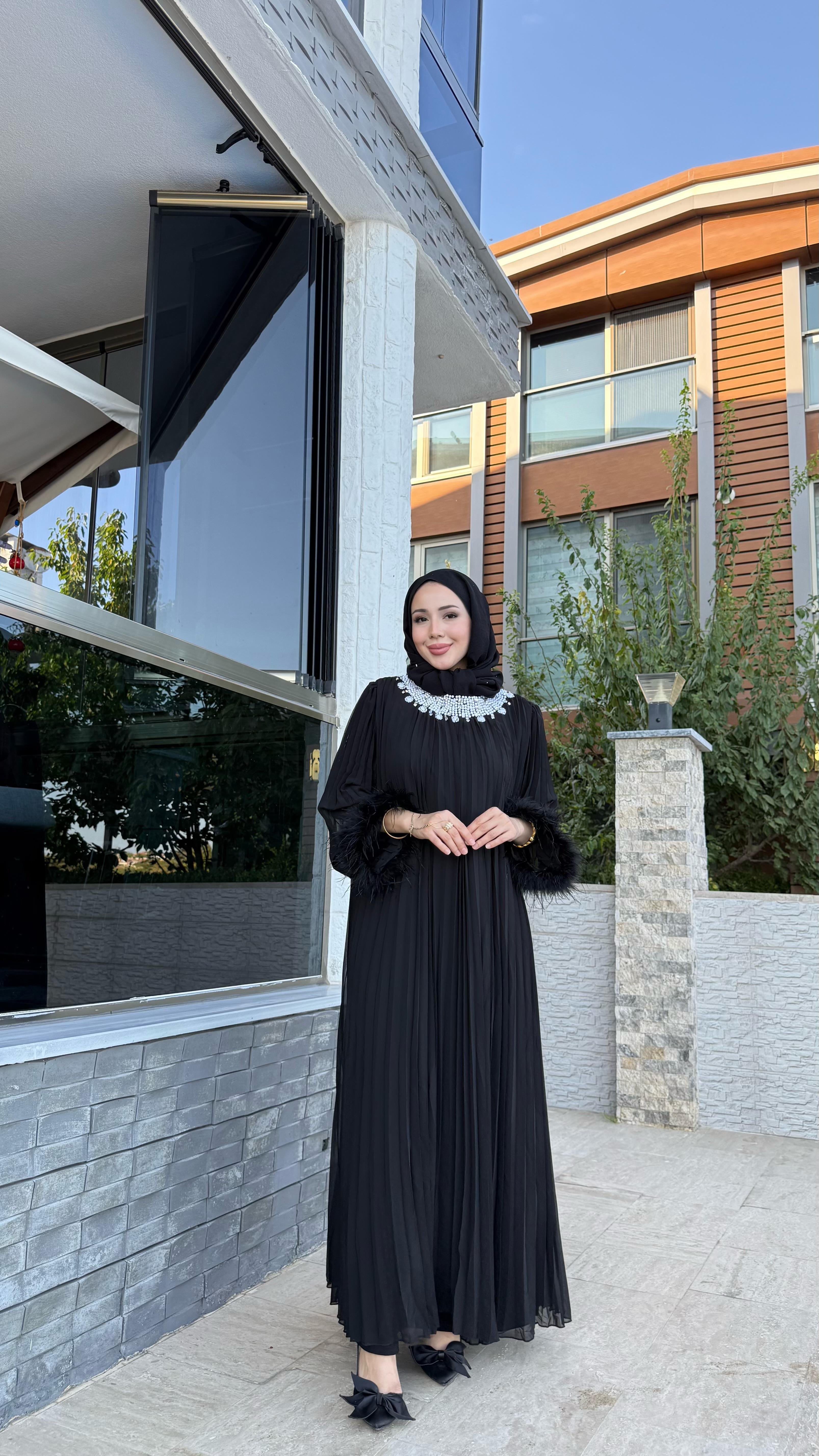 YAKA İŞLEMELİ İTHAL ELBİSE