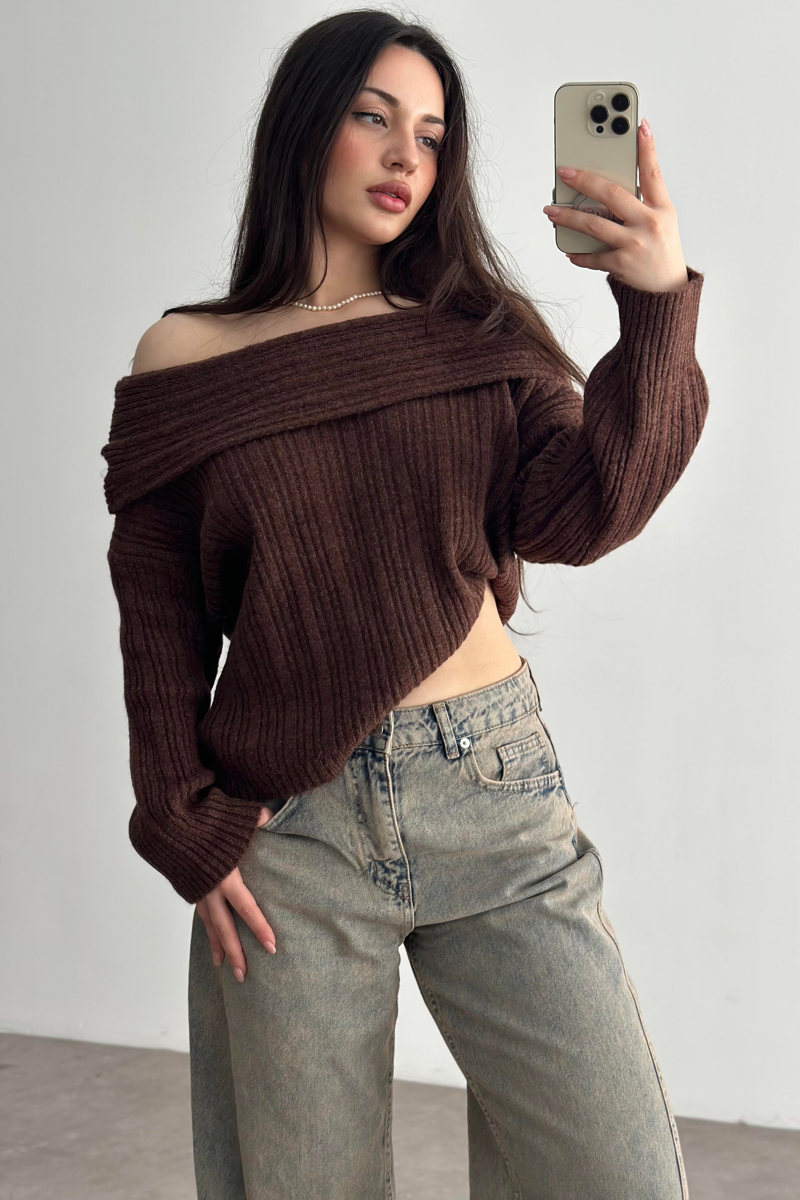 Dökümlü Madonna Yaka Salaş Kahve Kazak