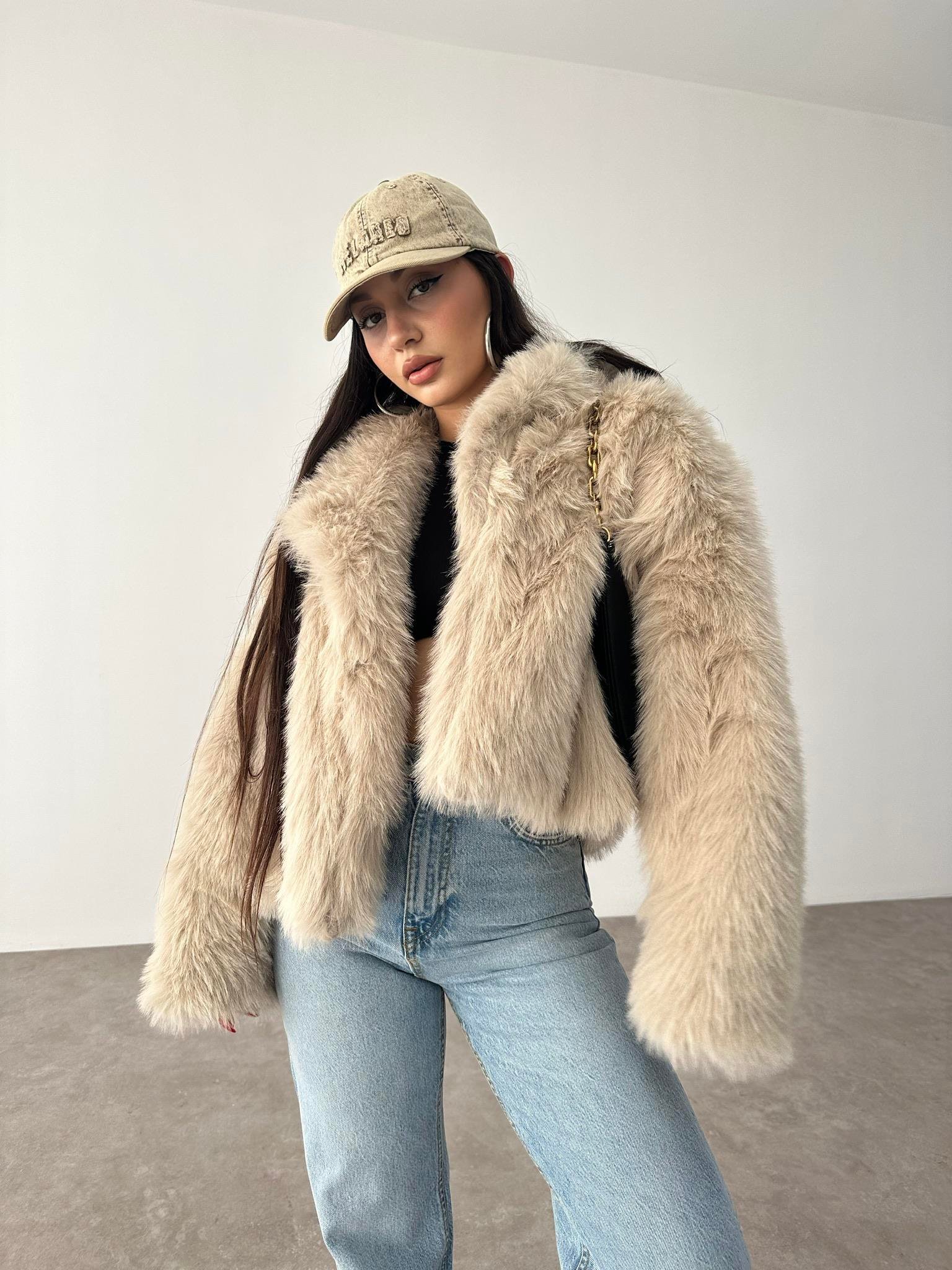 Kısa Yakalı Premium İthal Bej Kürk