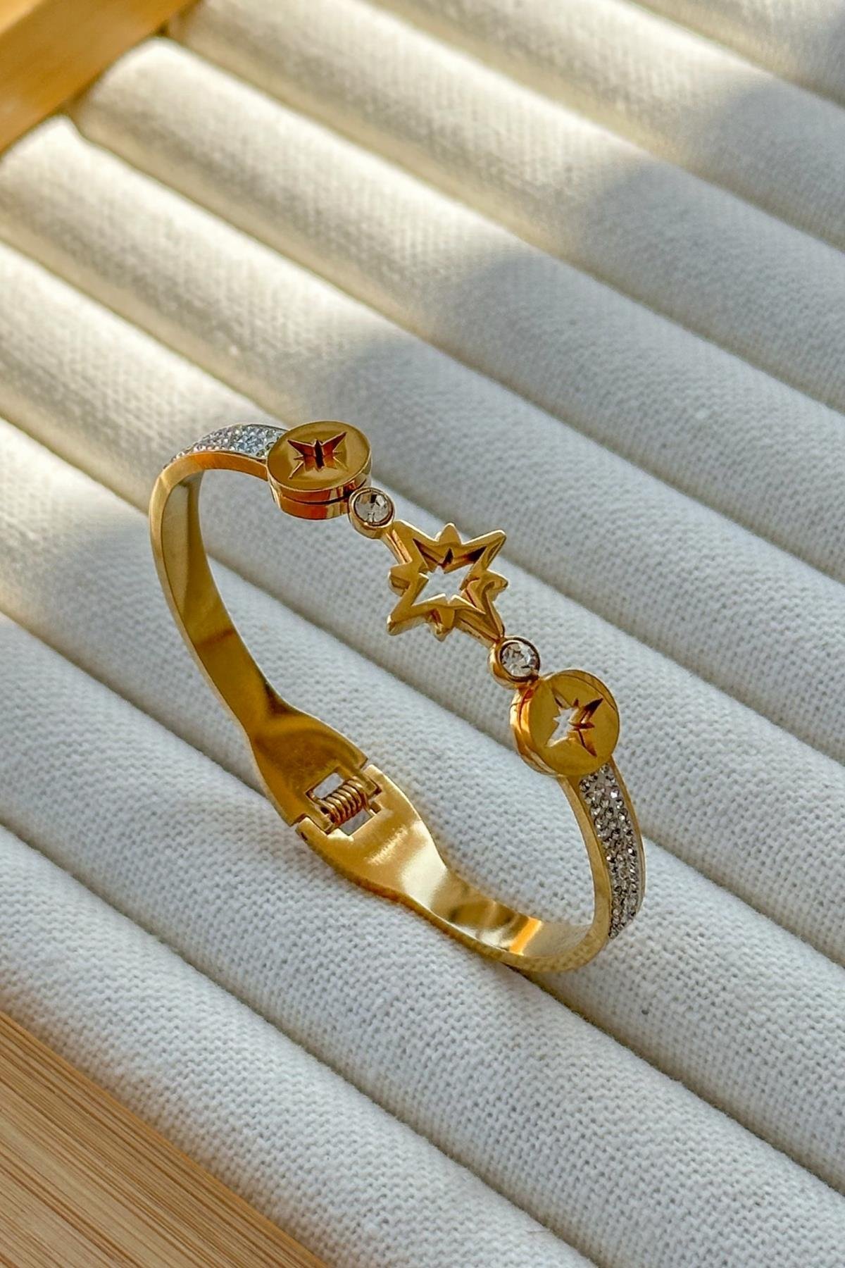 Gold Kelepçe Bileklik – Özel Tasarım Altın Renkli Bilezik