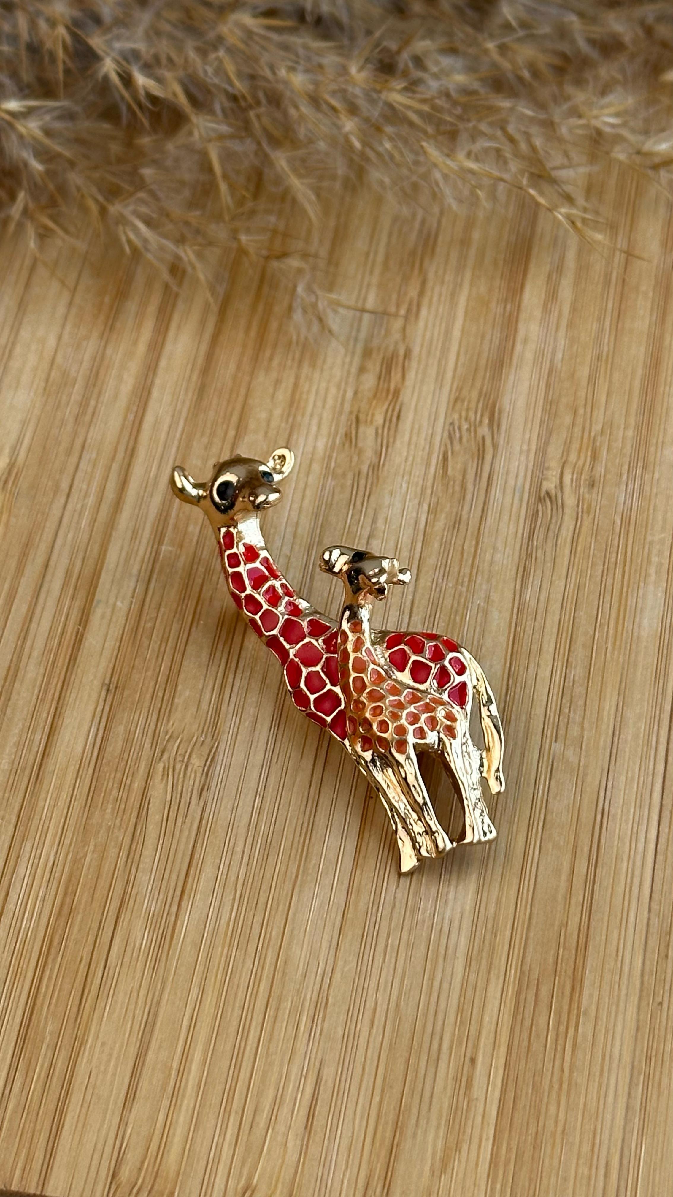 Özel Tasarım Broşu