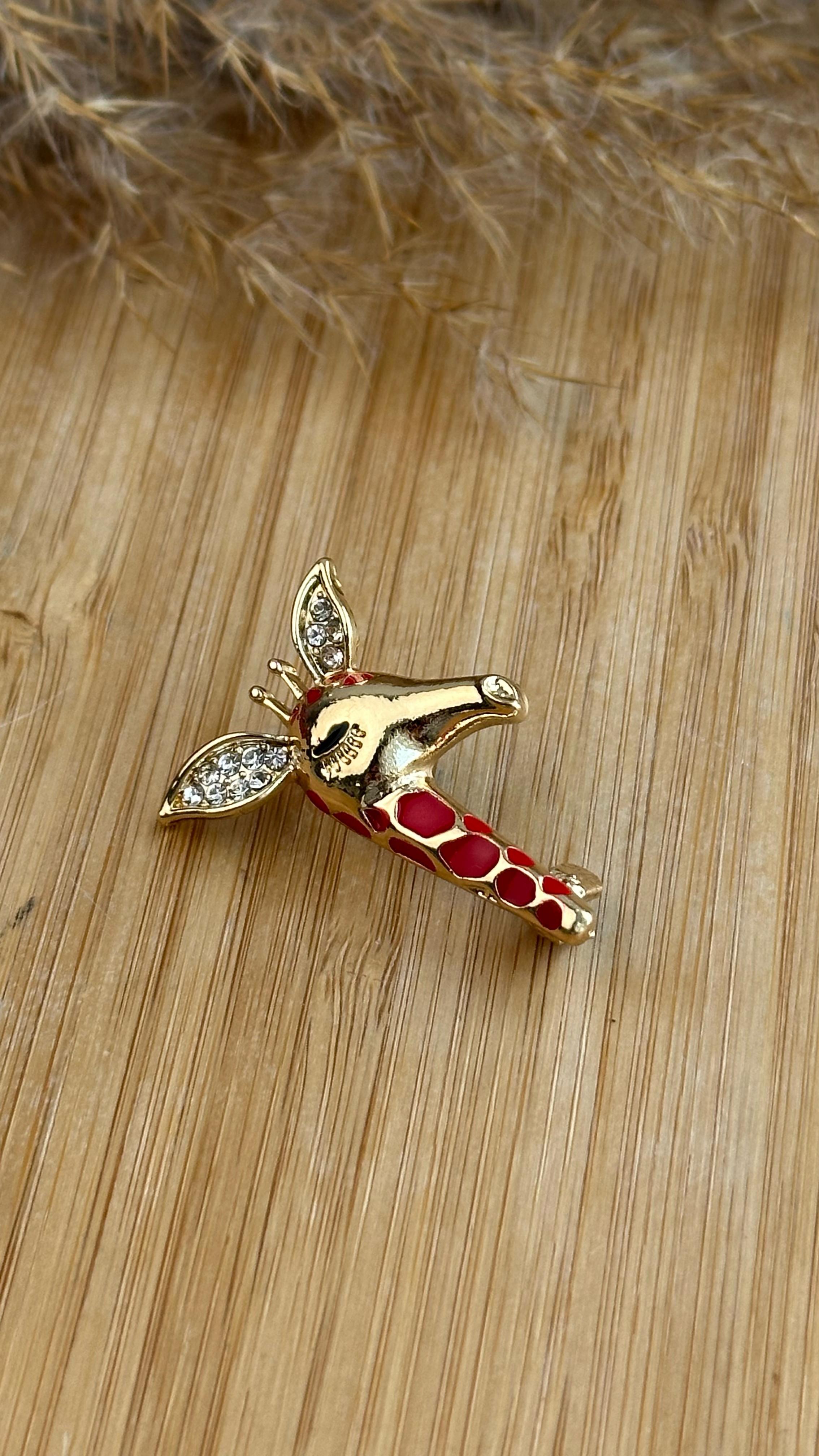 Özel Tasarım Broşu