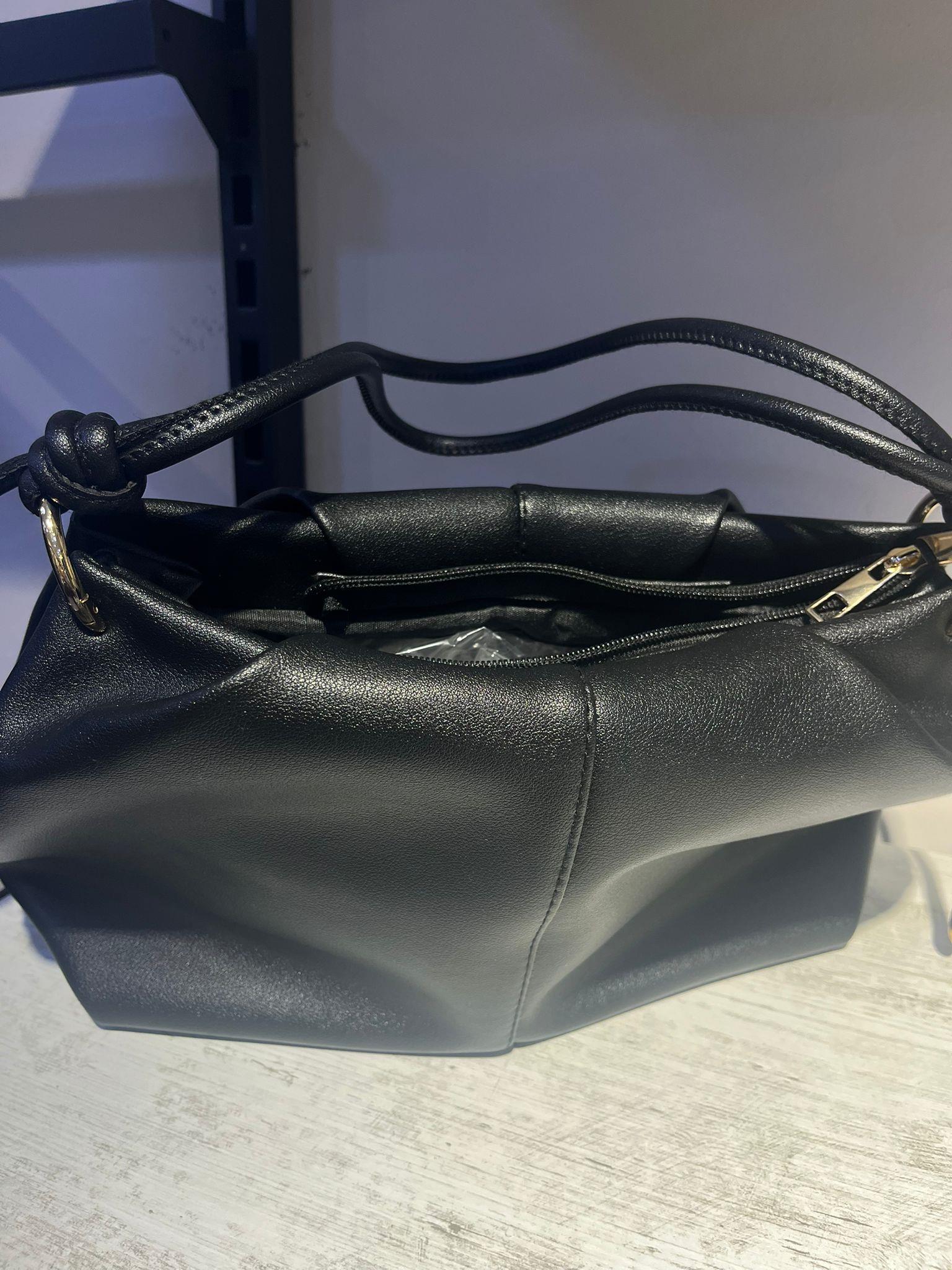 Boğumlu Siyah Çanta