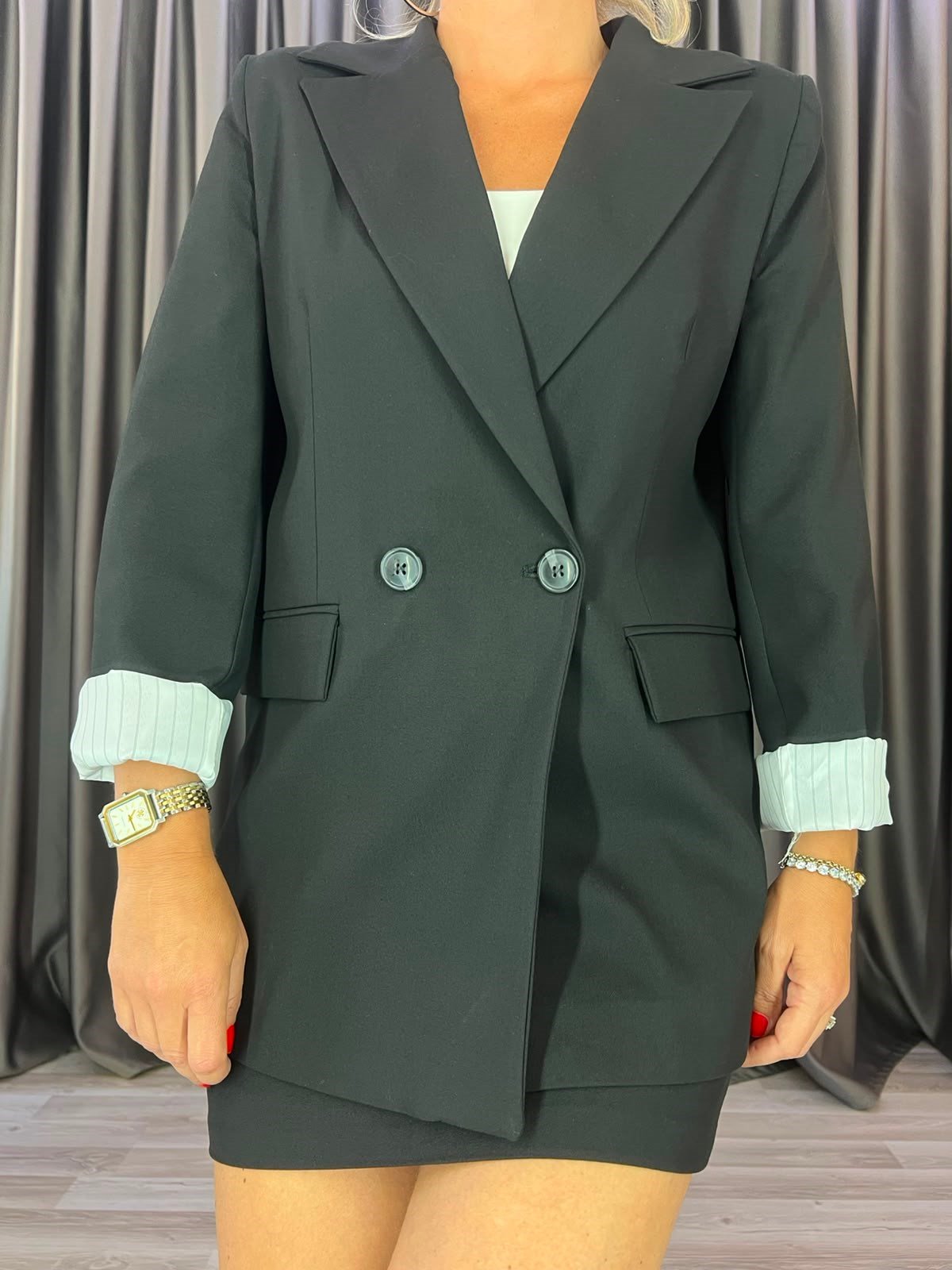 Çizgili Astar Detaylı Siyah Blazer Ceket