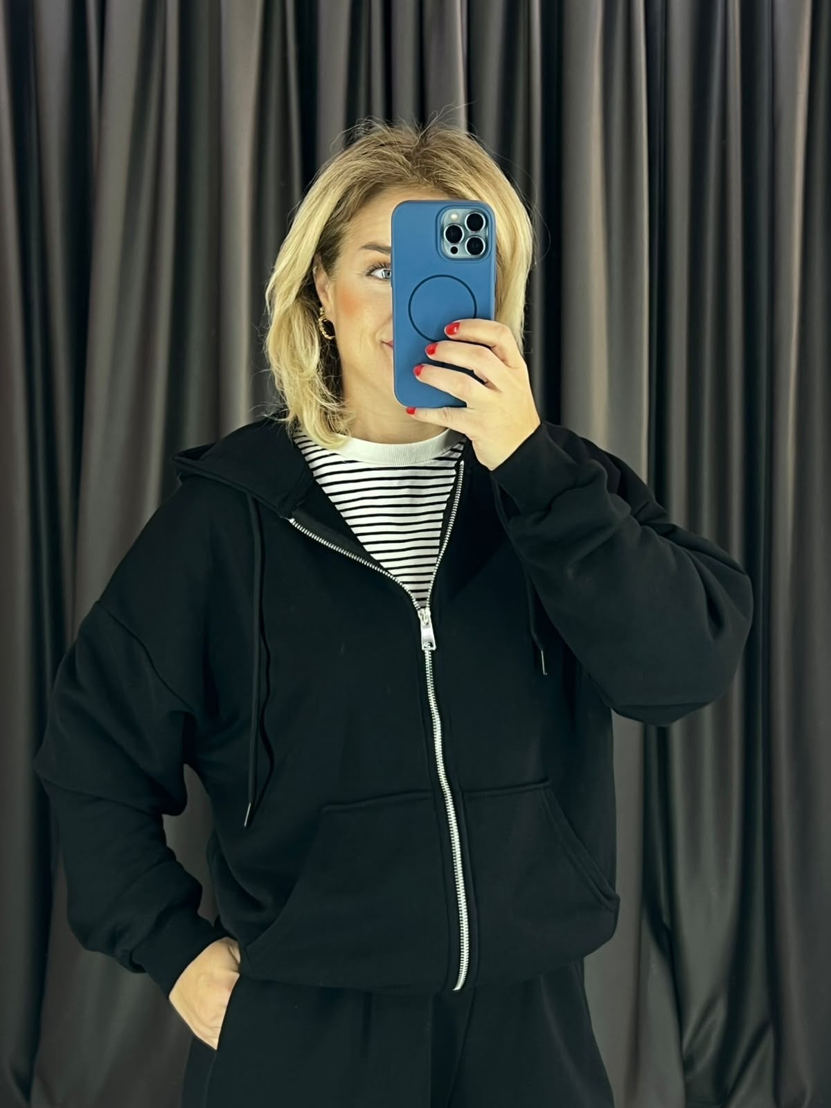 Kapüşonlu Fermuarlı Siyah Sweatshirt