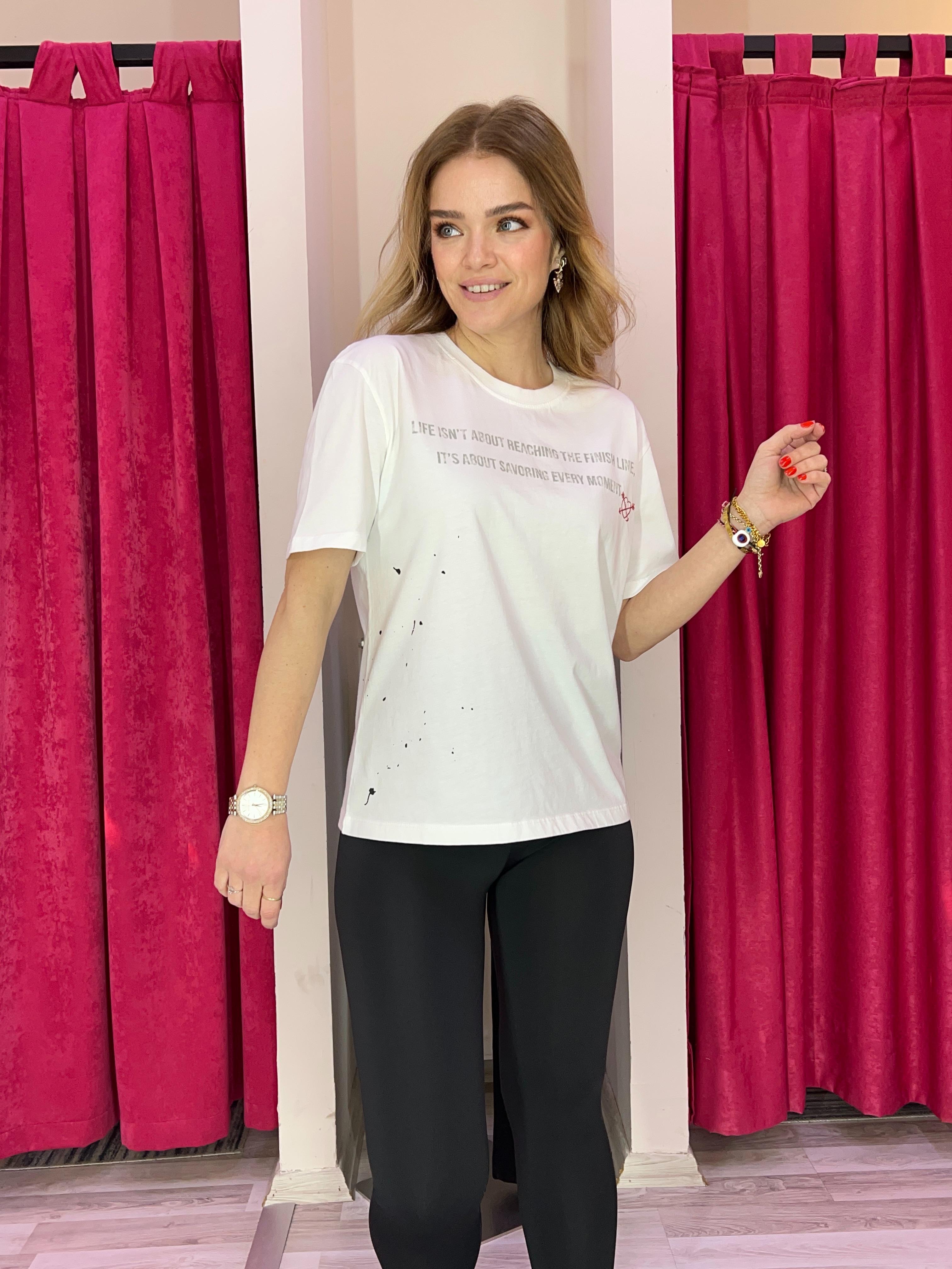 Orijinal Marka Nakış Kalp Detaylı Tshirt
