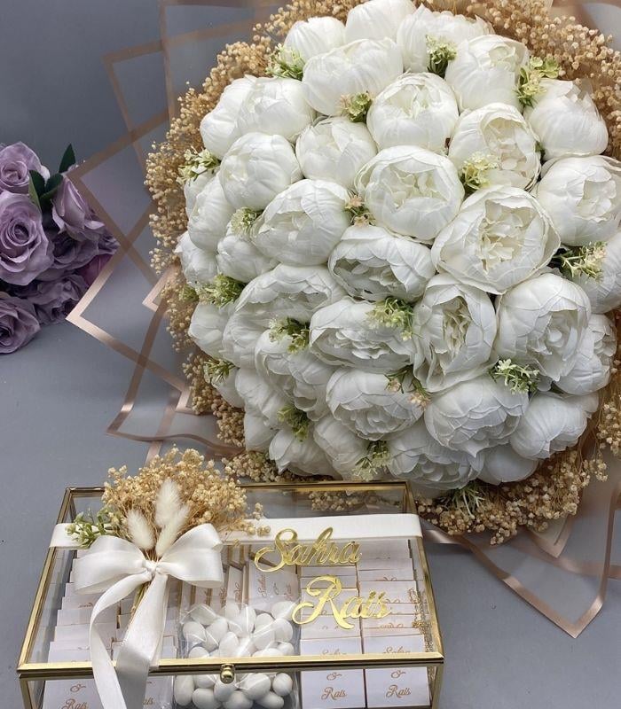 Krem Şakayık Çiçeği ve Cam Kutuda Çikolatası