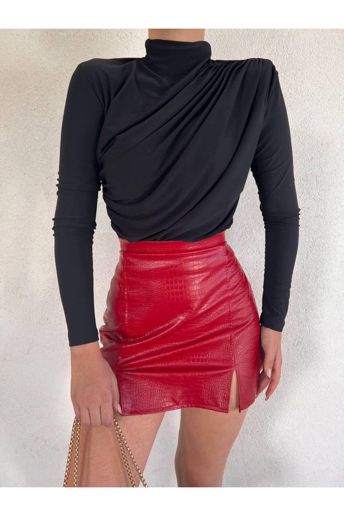 Drape Detaylı Balıkçı Yaka Boğazlı  Body Siyah Şık Bluz