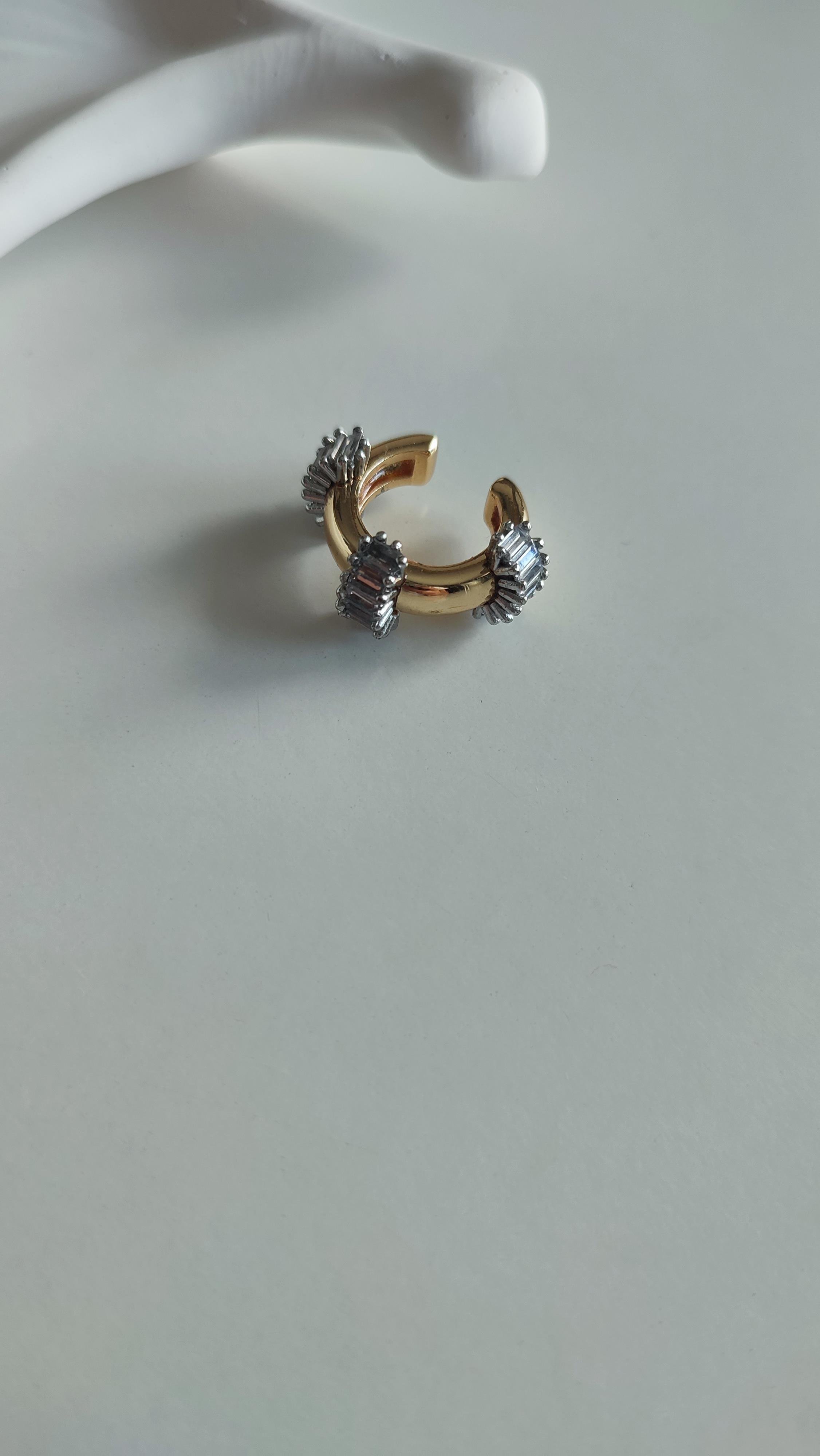 GOLD ÜZERİ TAŞLI EARCUF 